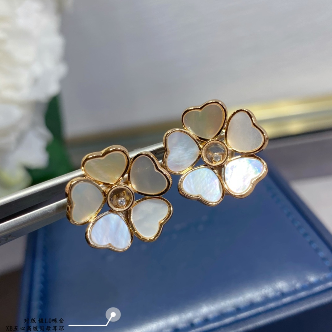 chopard five He**ts mother-of-pearl earrings