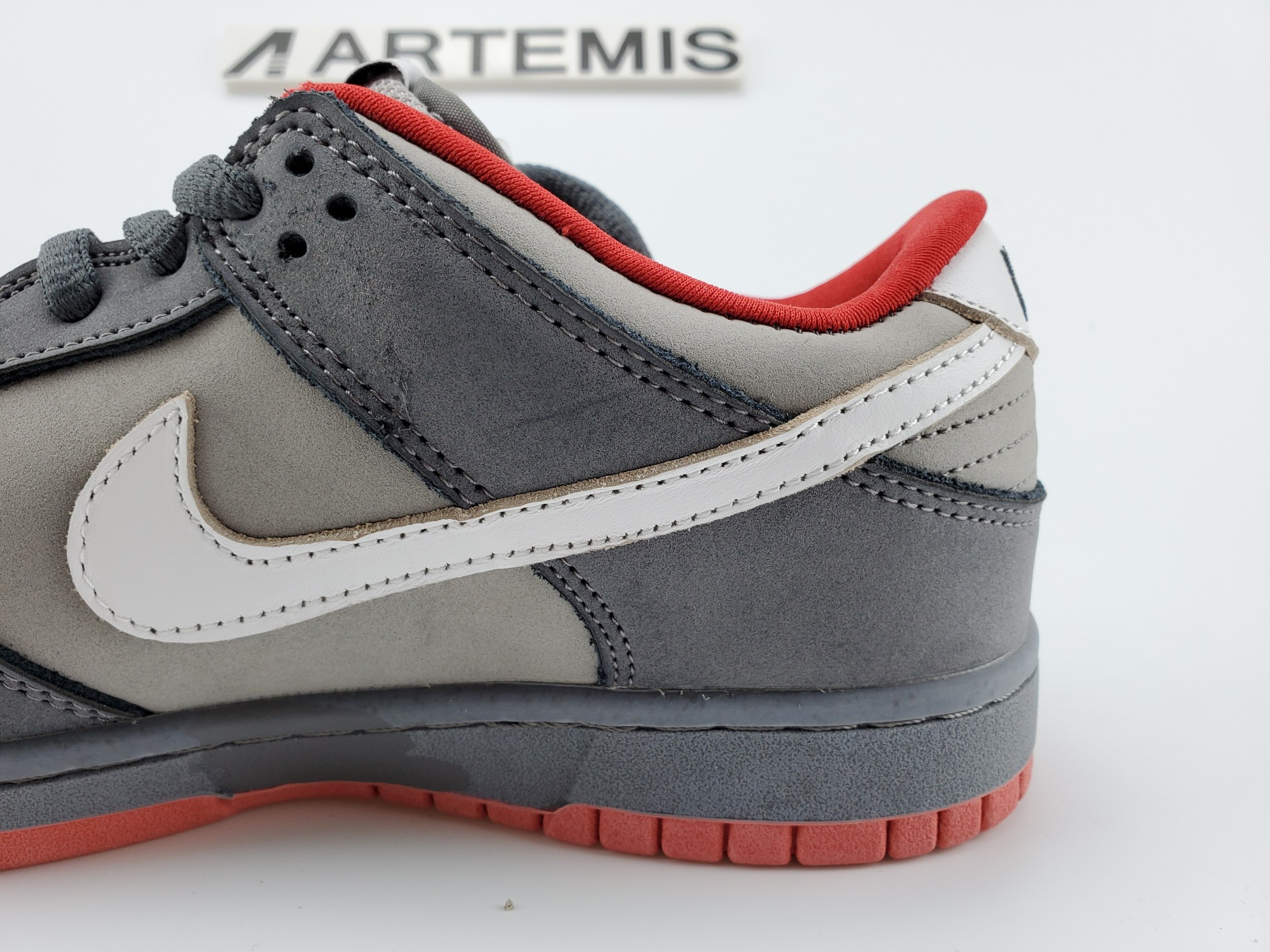 Nike Dunk SB Low Staple NYC Pigeon