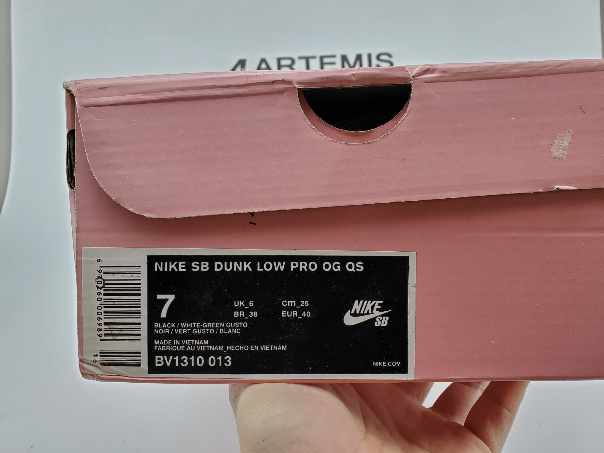 Nike SB Dunk Low Staple Panda Pigeon