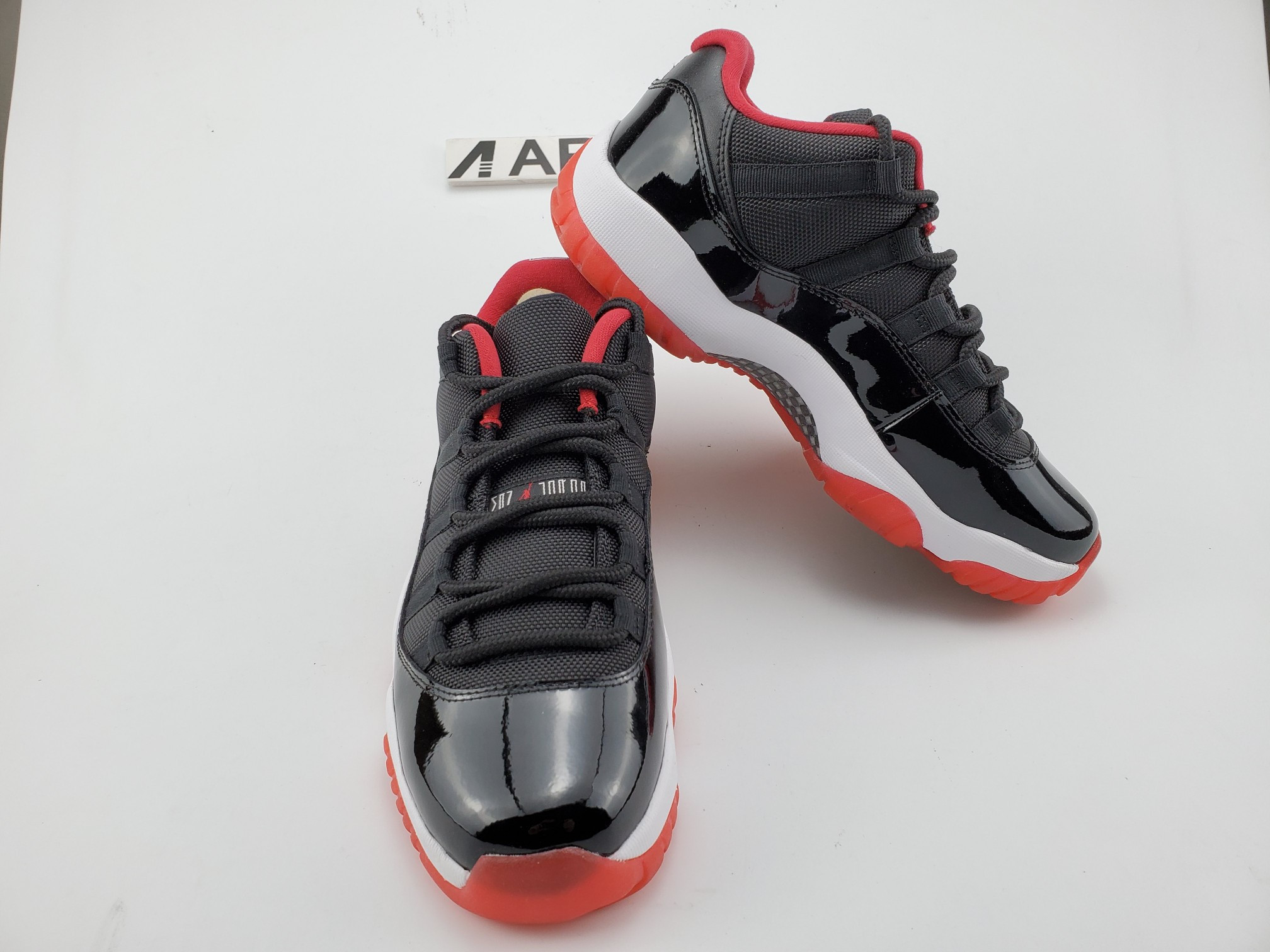 Air Jordan 11 Retro Low Bred