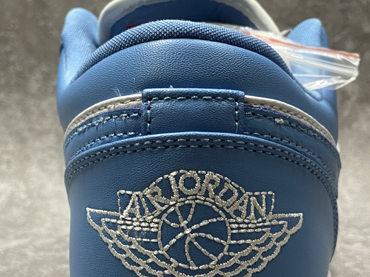 Air Jordan 1 Low UNC