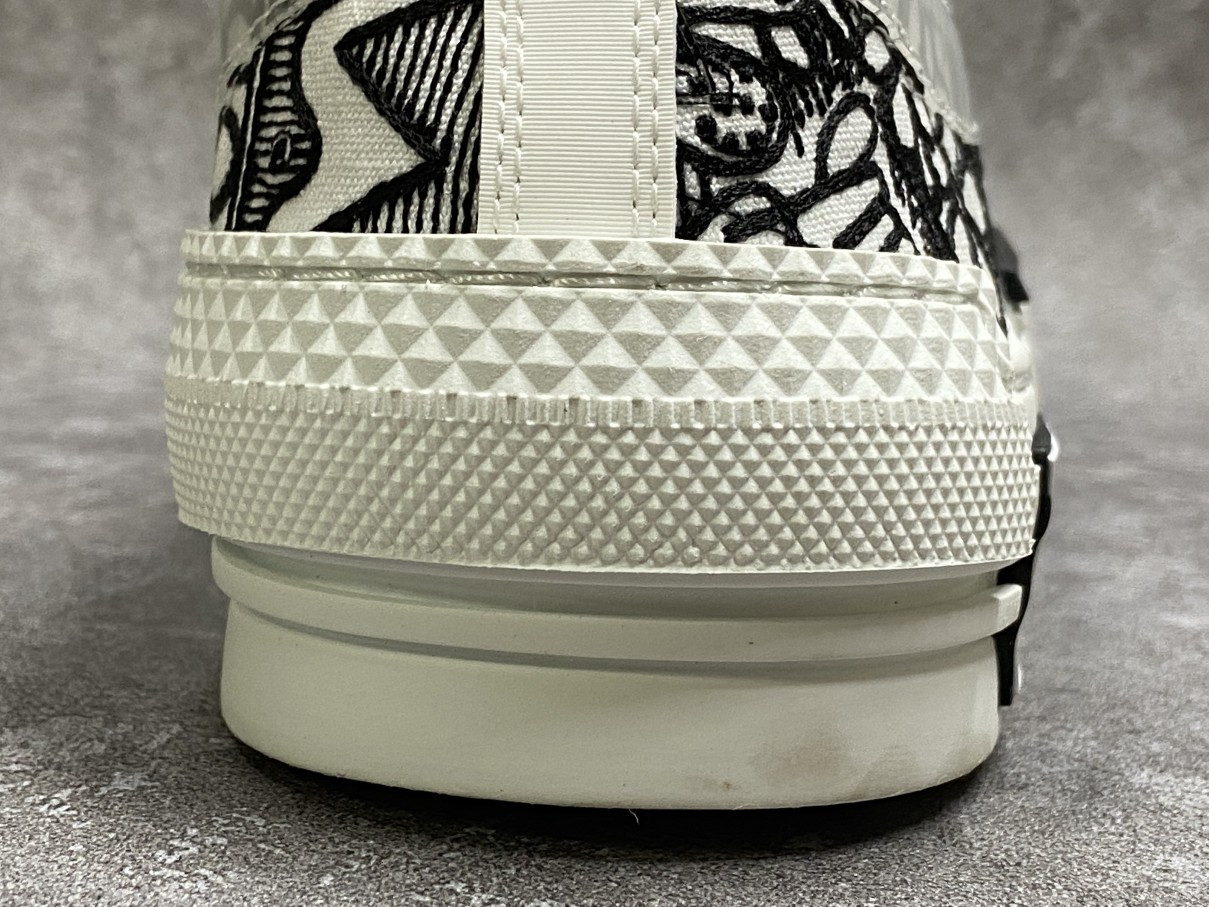 D*or and shawn b23 slip on black white embroidery