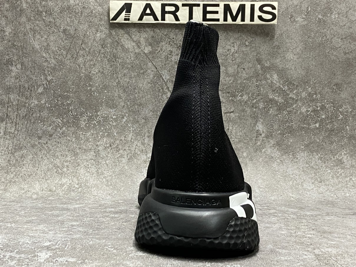 Balenciga Speed Graffiti Trainers Black