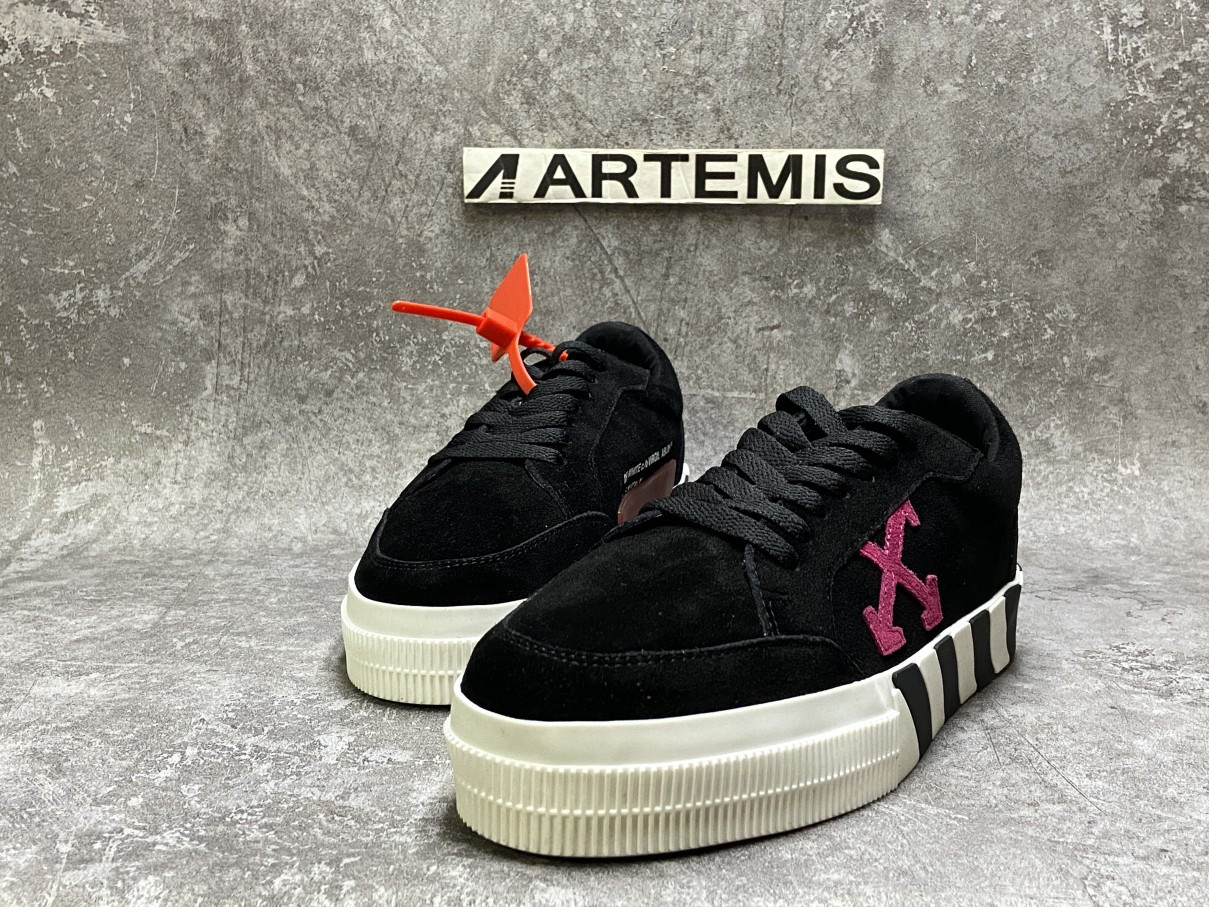 OFF-WHITE Vulc Low Black Fuchsia