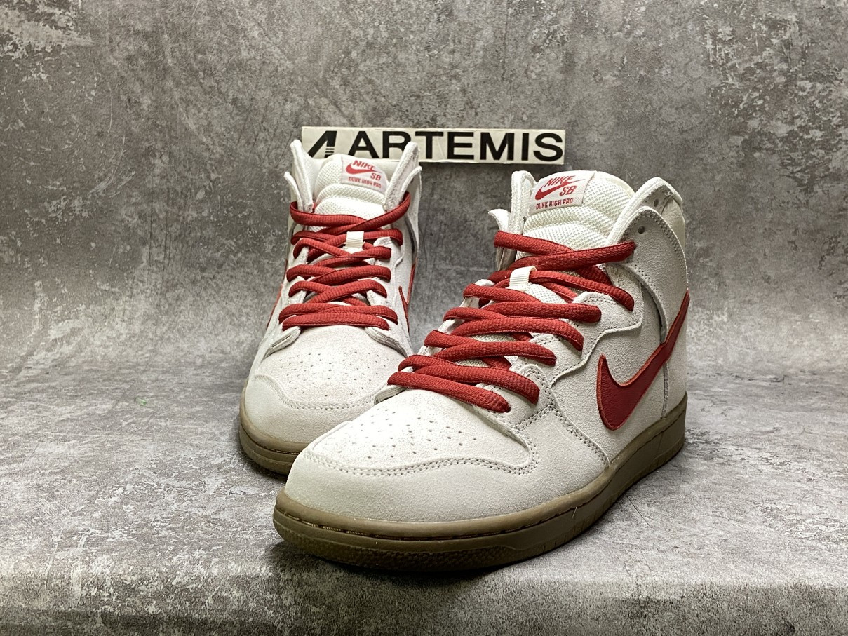 Dunk High Pro SB Birch Hyper Red