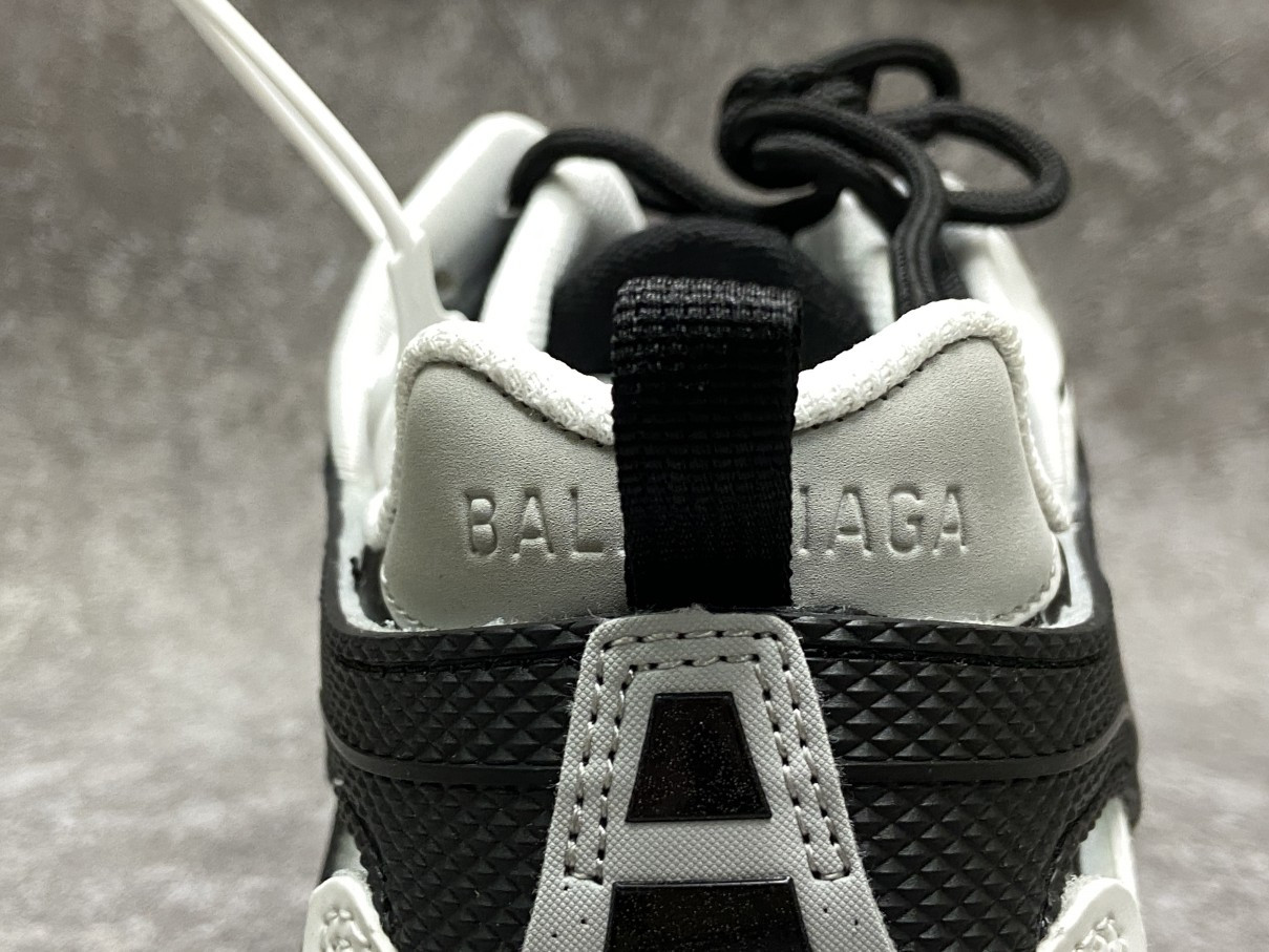Balenciga Drive Sneaker 