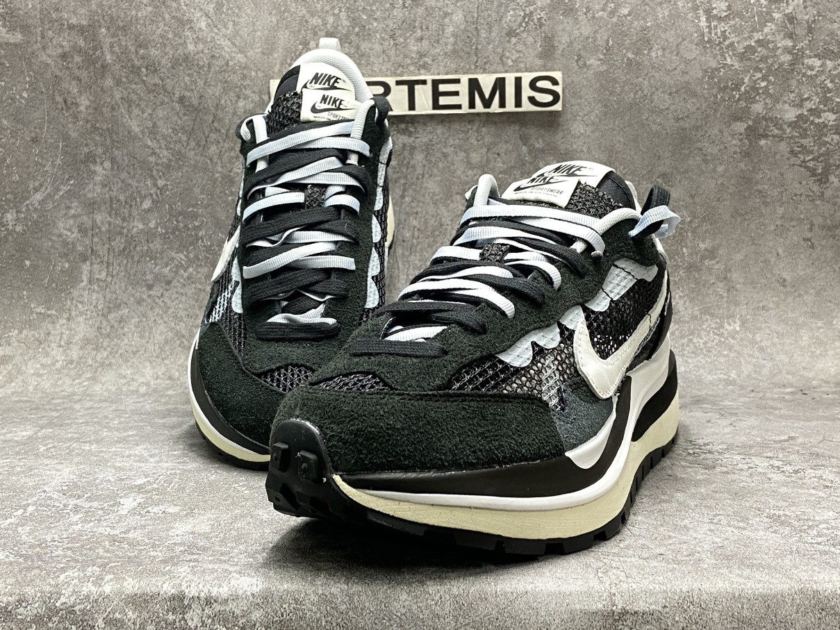 Nike Vaporwaffle Sacai Black White