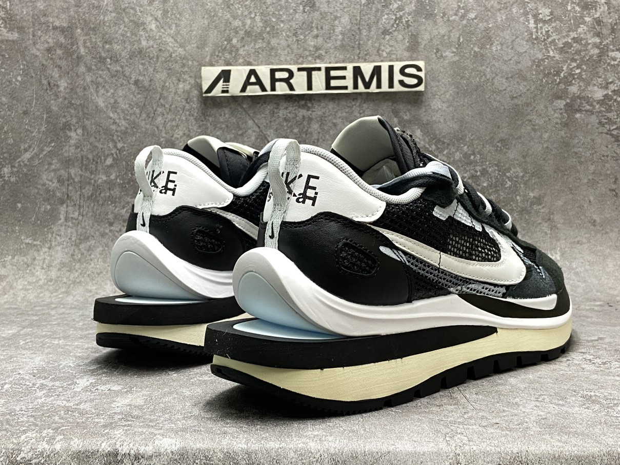 Nike Vaporwaffle Sacai Black White