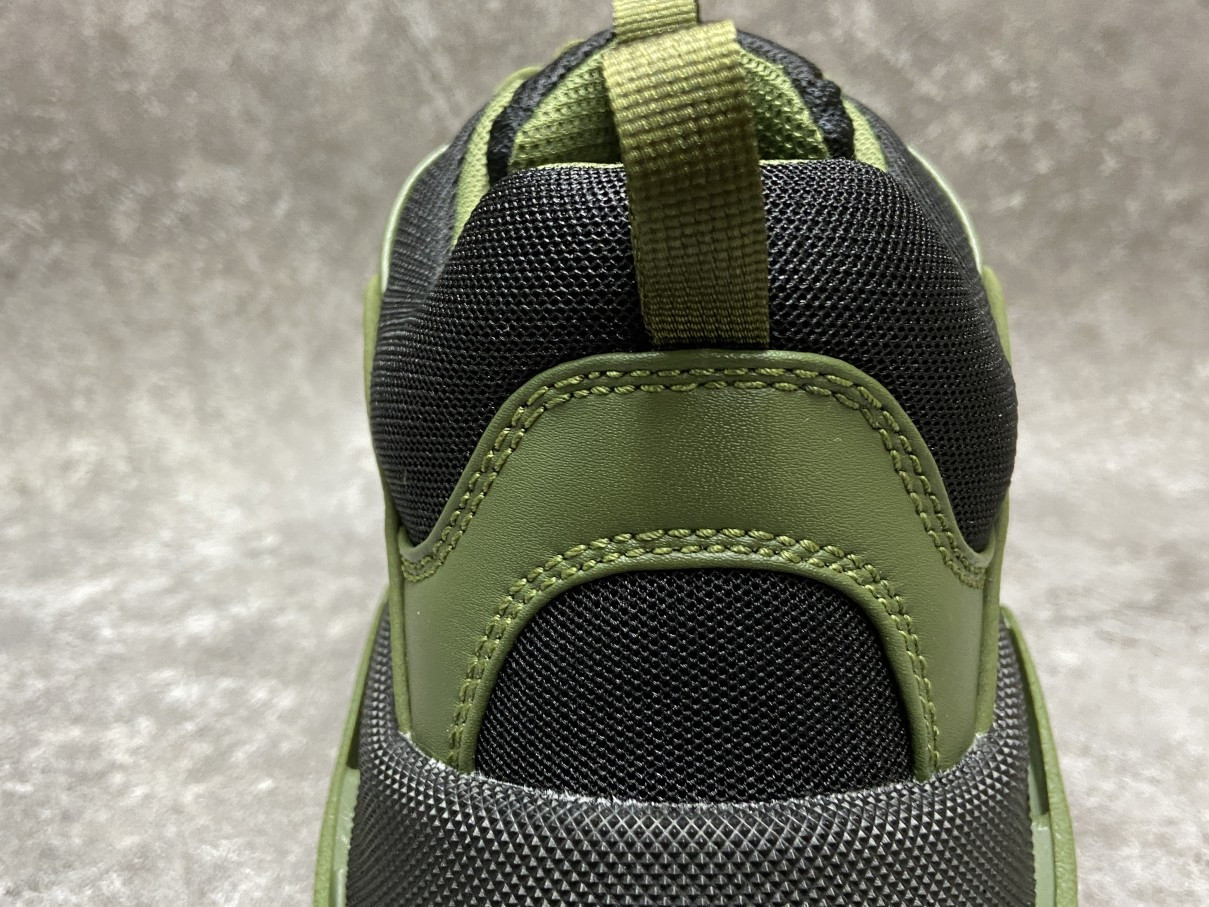 Balenciga Triple S Army Green