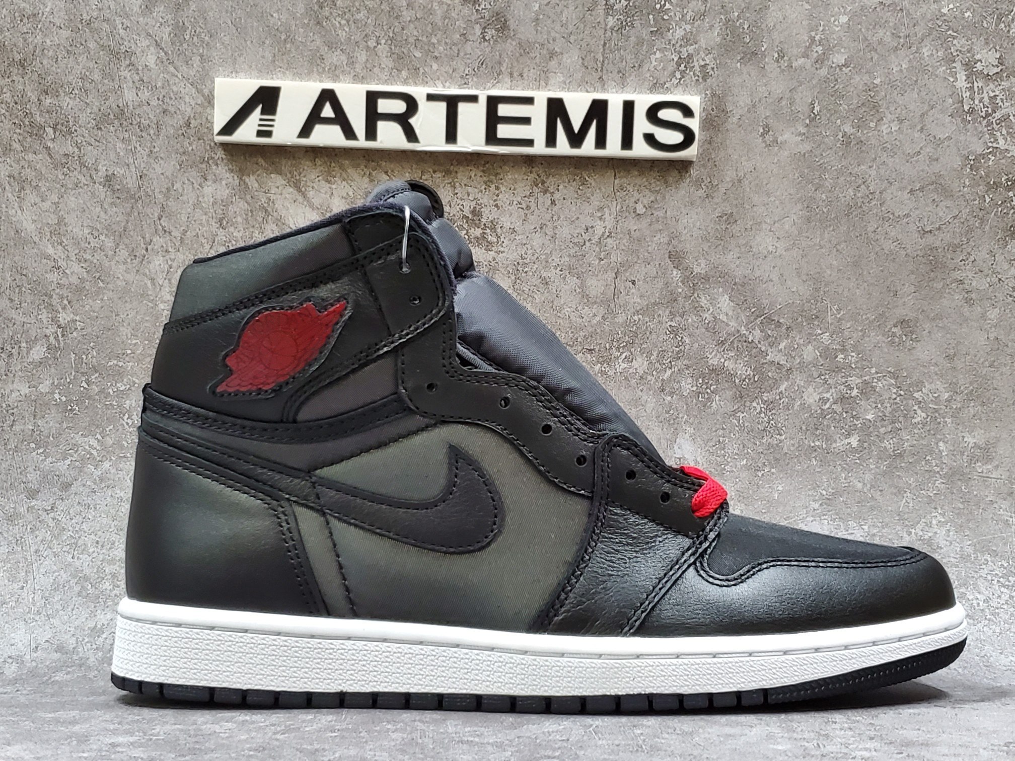 Air Jordan 1 Retro High Black Satin Gym Red