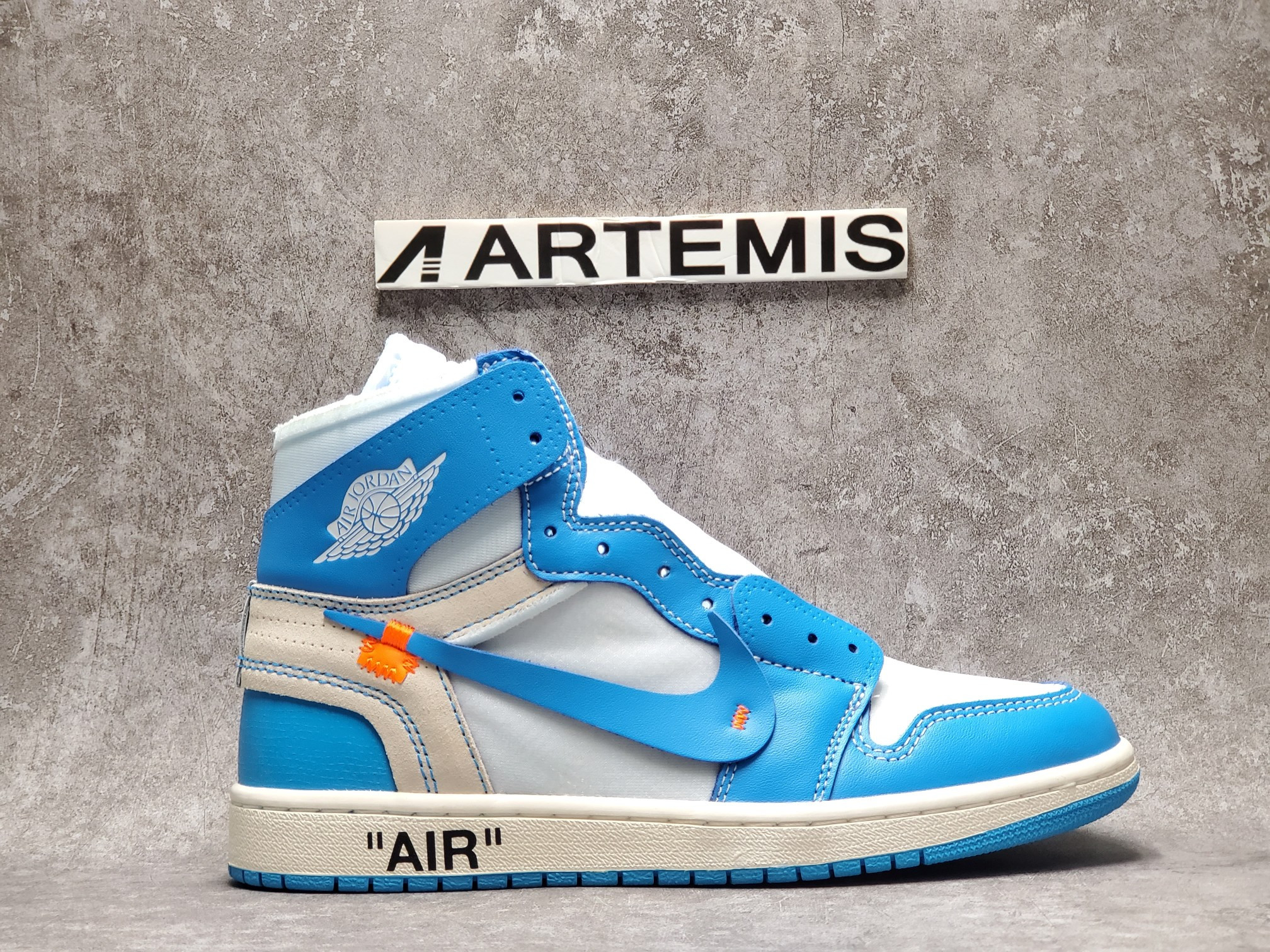 Air Jordan 1 Retro High Off-White University Blue