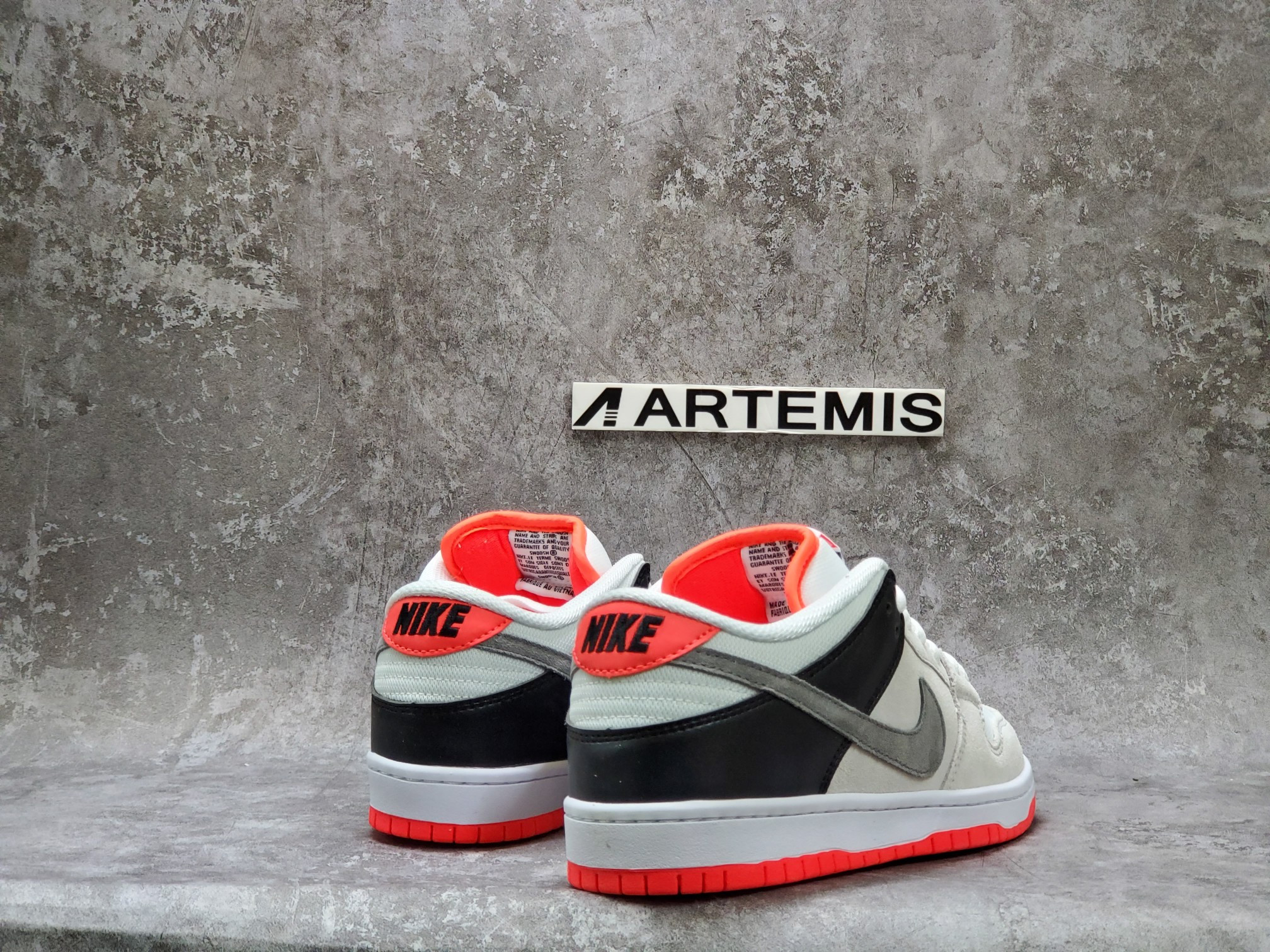 Nike SB Dunk Low Infrared Orange Label