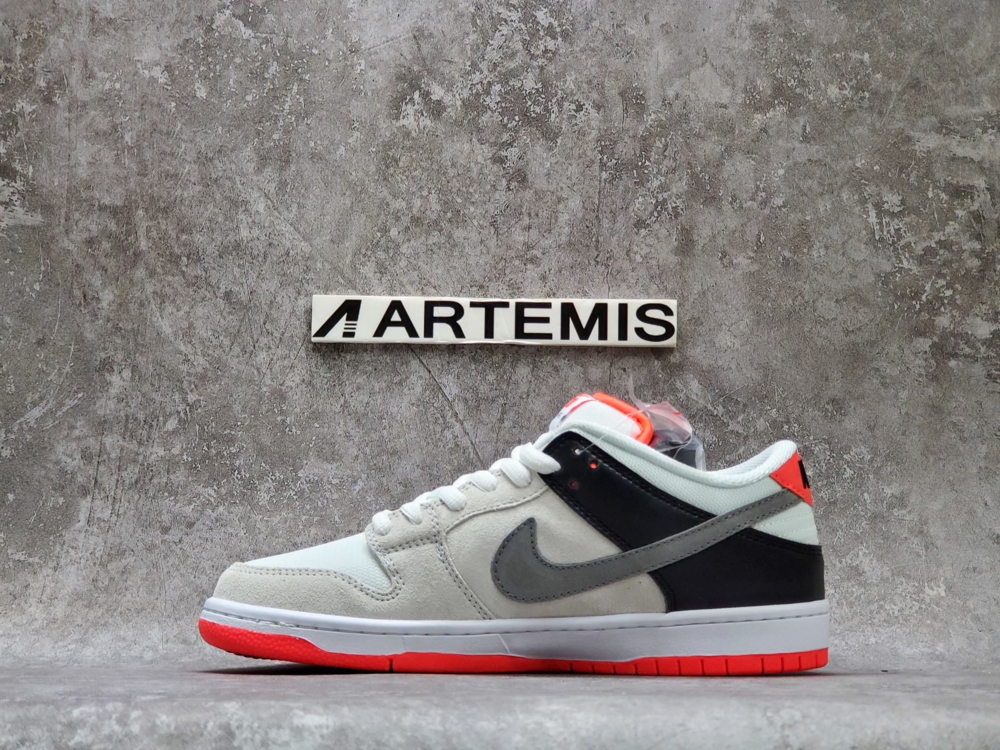 Nike SB Dunk Low Infrared Orange Label