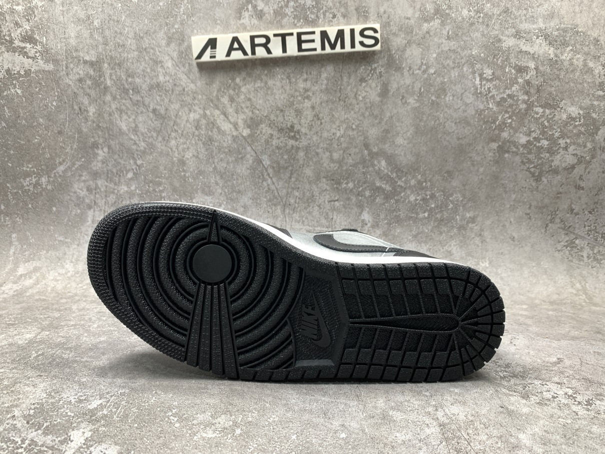 Air Jordan 1 Low SE Black Metallic Silver