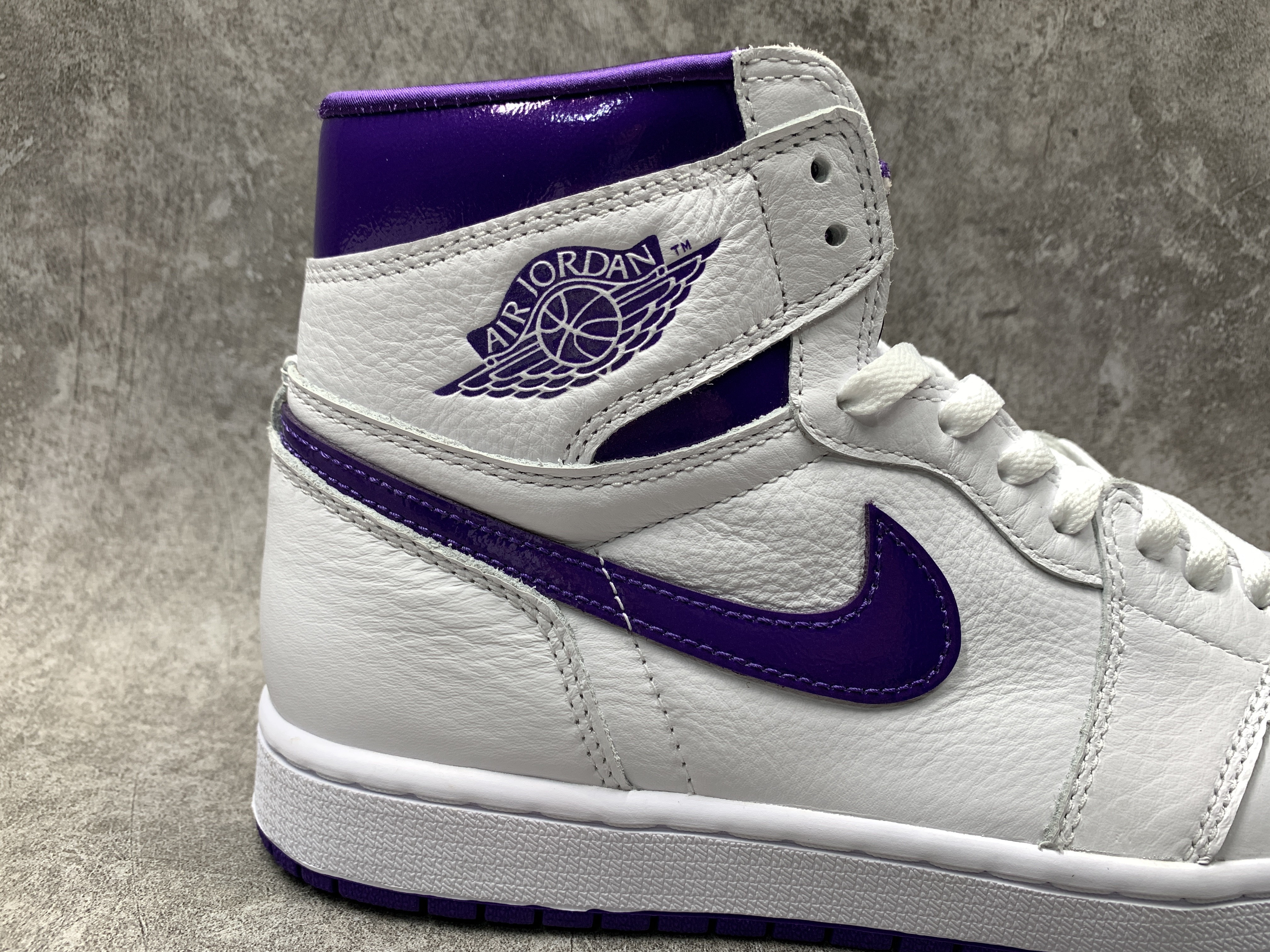 Air Jordan 1 Retro High White/Court Purple