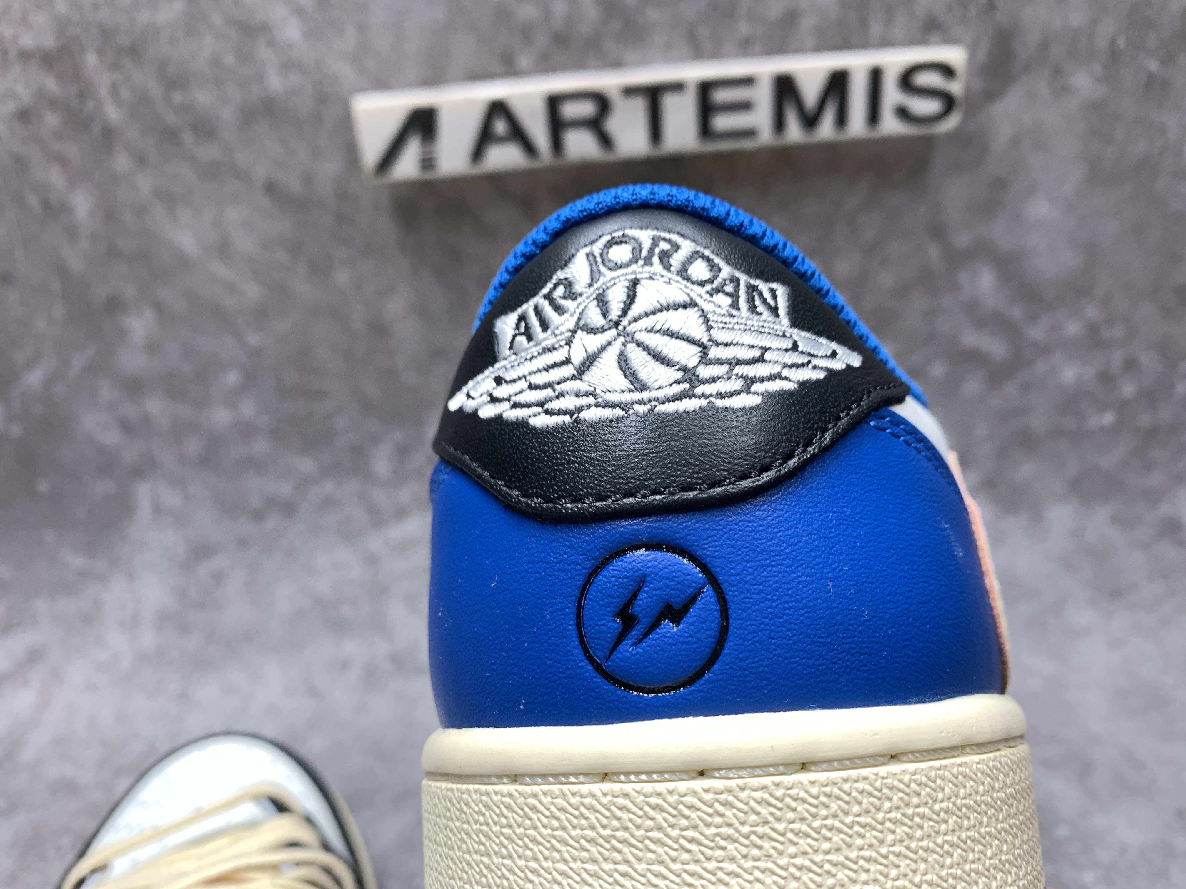 Air Jordan 1 Low Fragment Design x Travis Scott