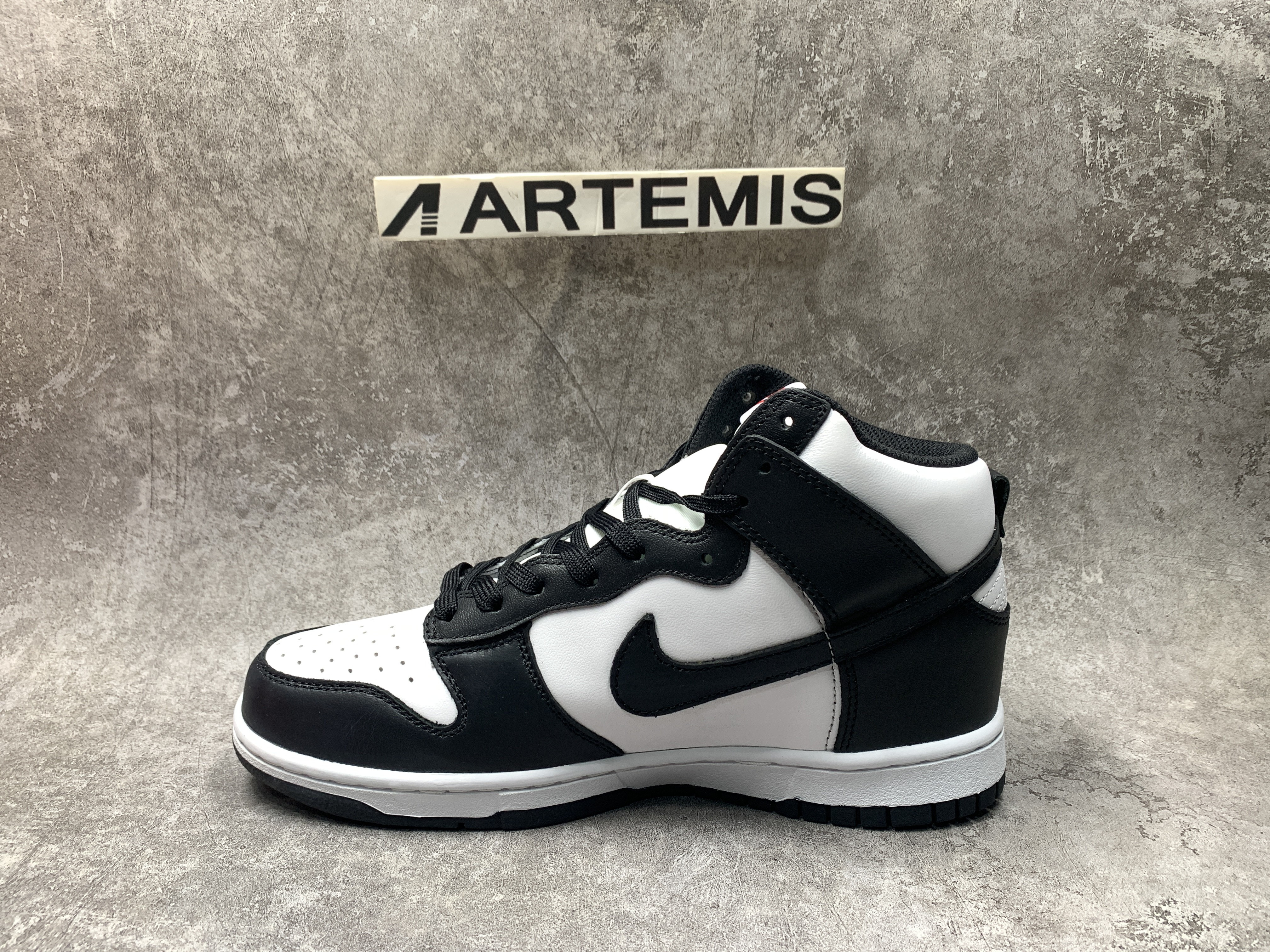 Nike Dunk High Panda