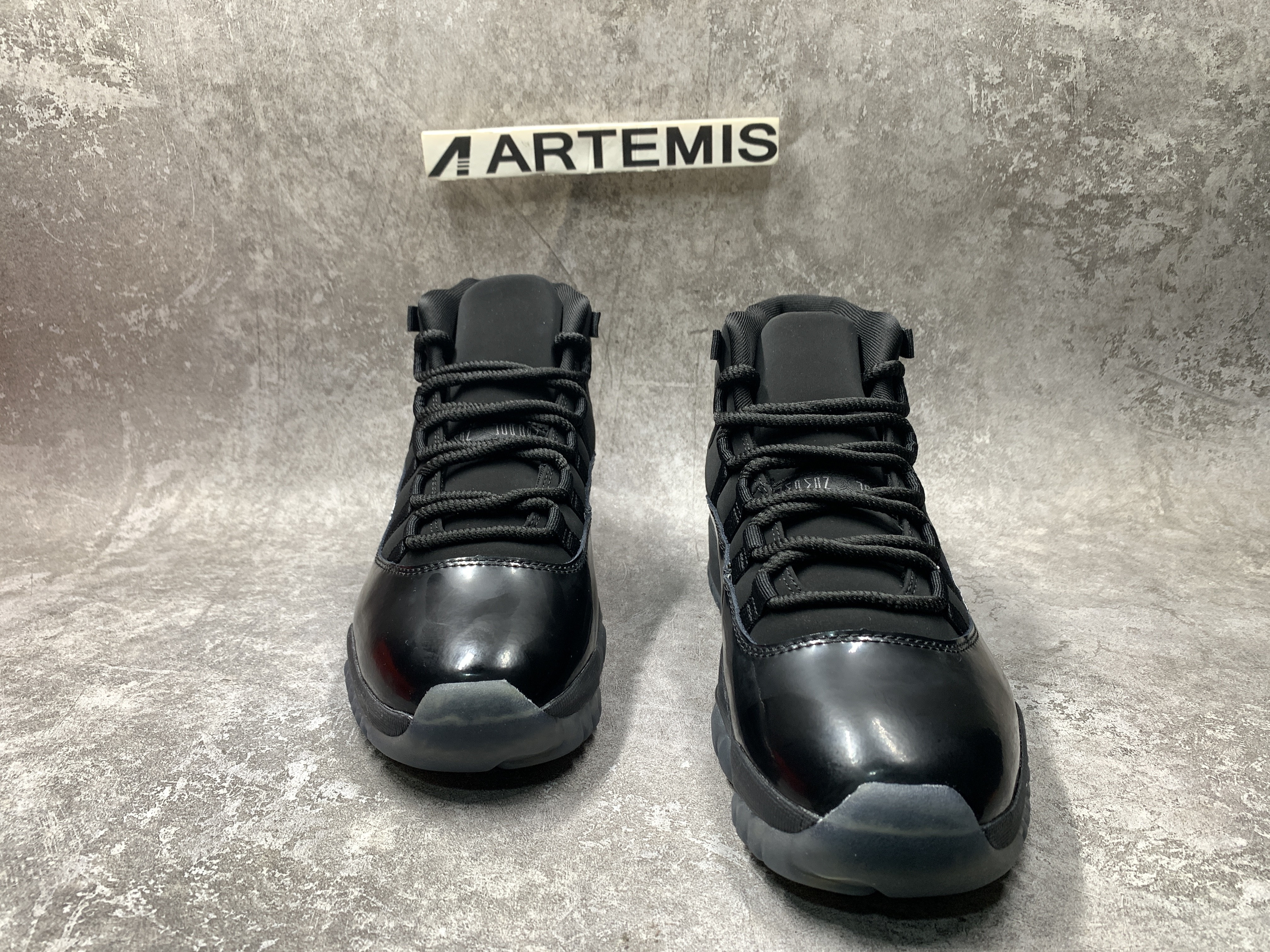 Air Jordan 11 Retro Cap and Gown