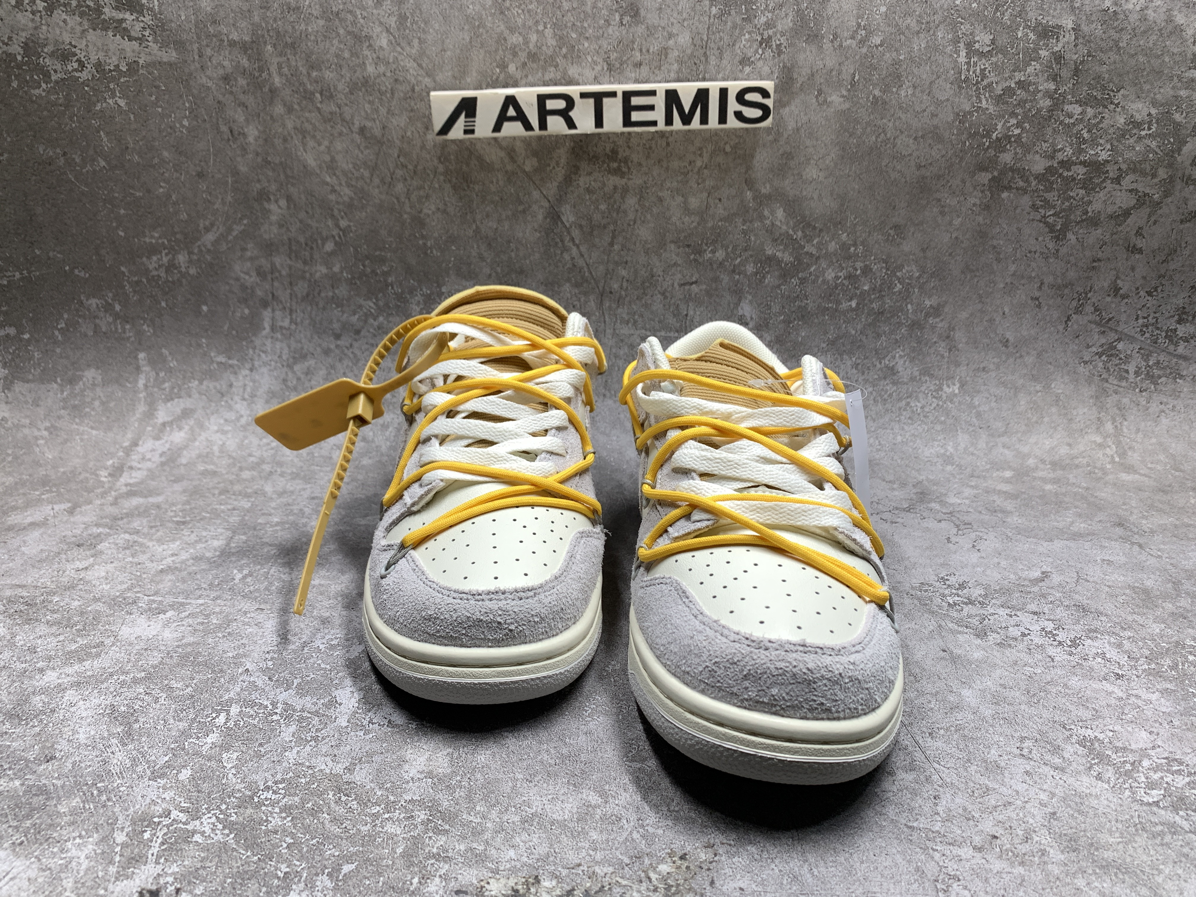 Off-White x Dunk Low Lot 39 of 50
