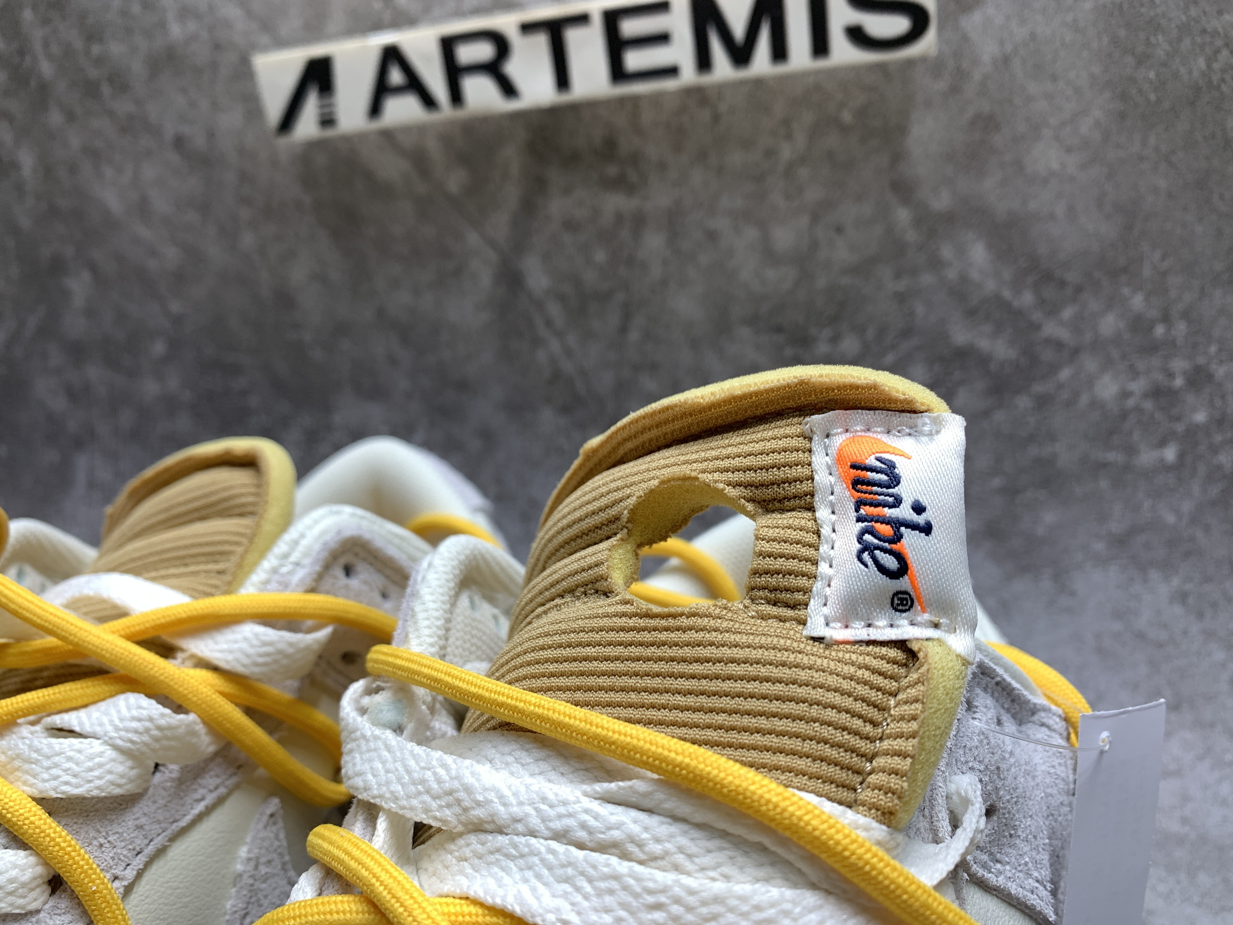 Off-White x Dunk Low Lot 39 of 50
