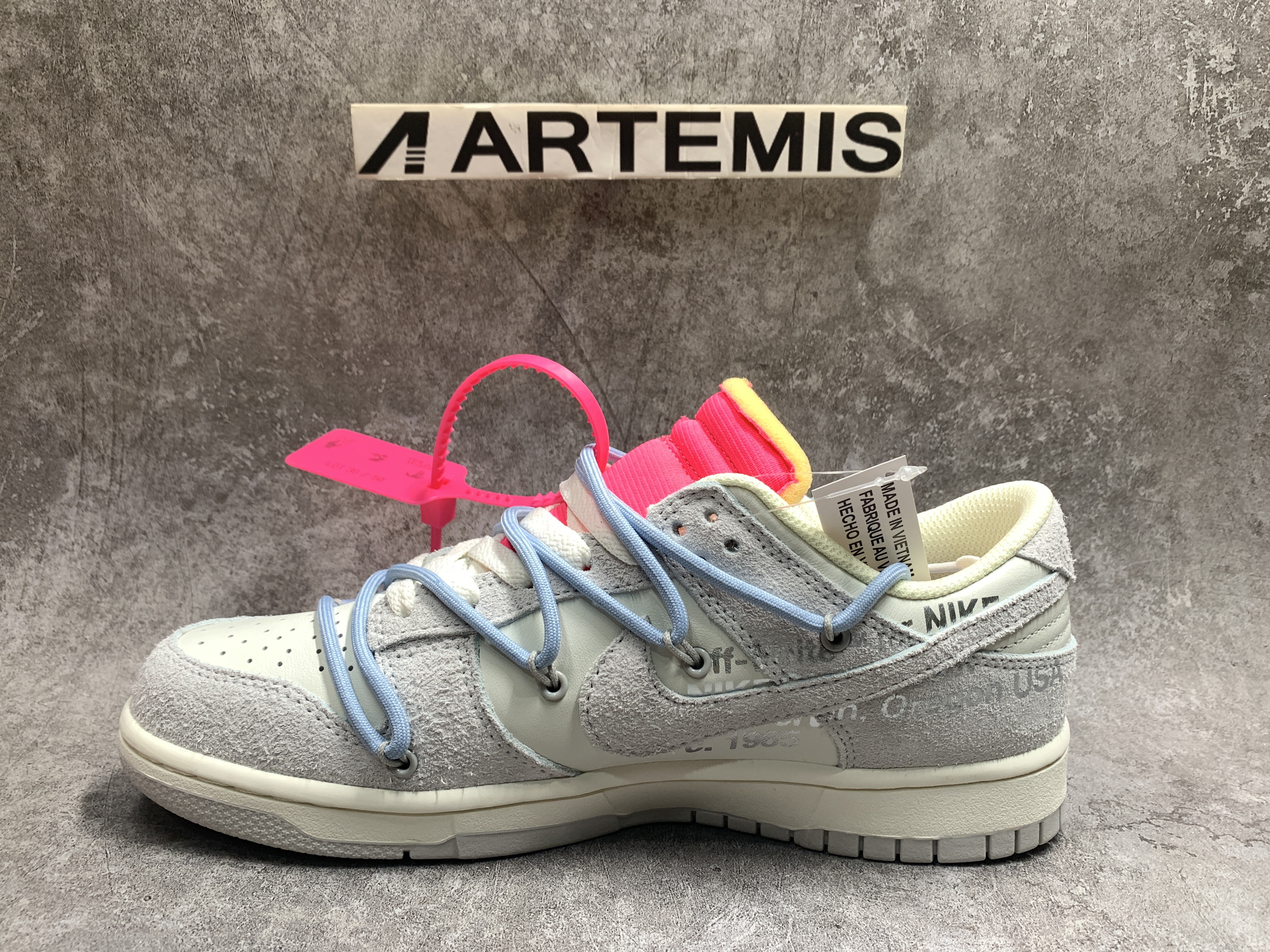 Off-White x Dunk Low Lot 38 of 50