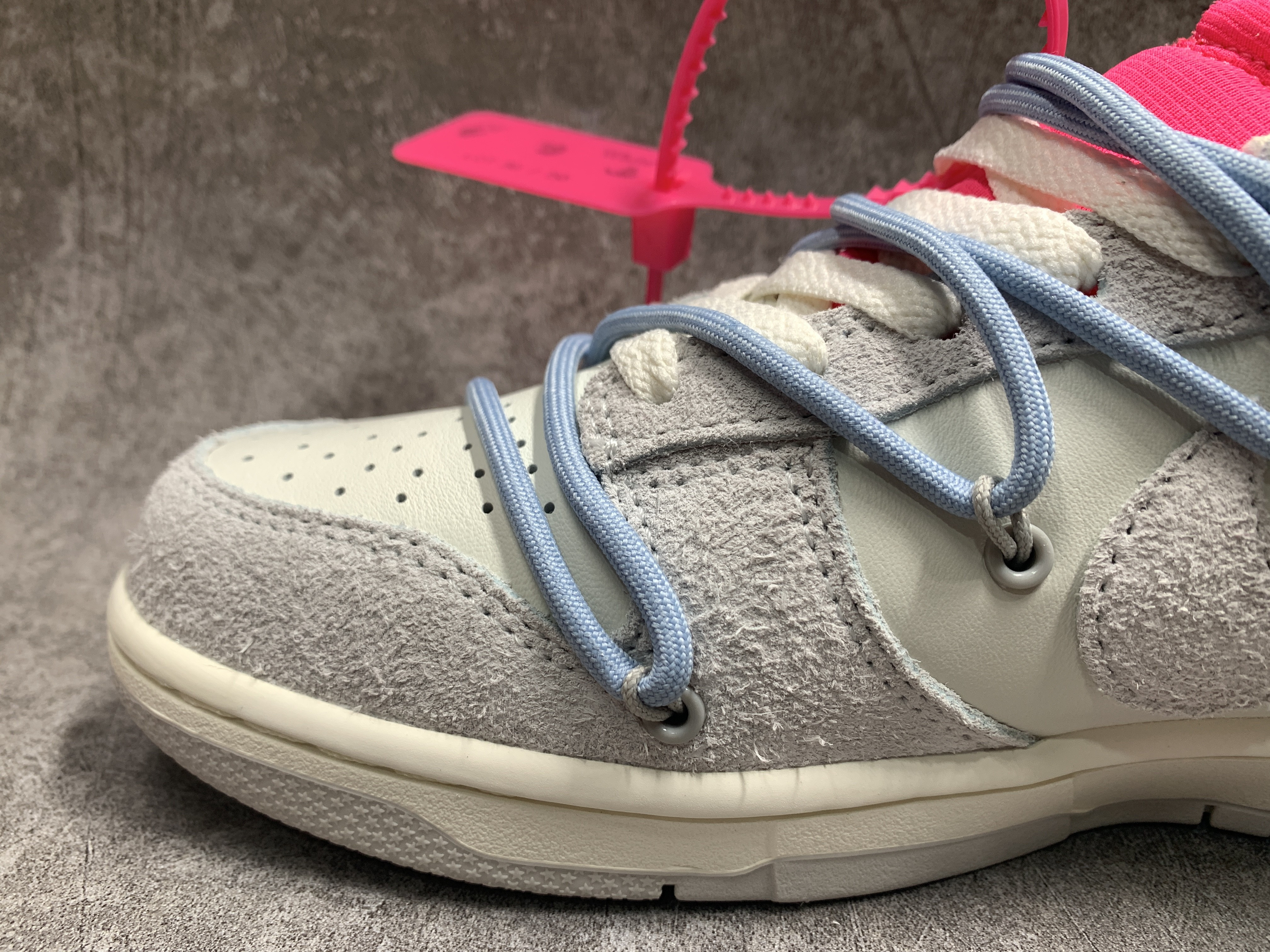 Off-White x Dunk Low Lot 38 of 50