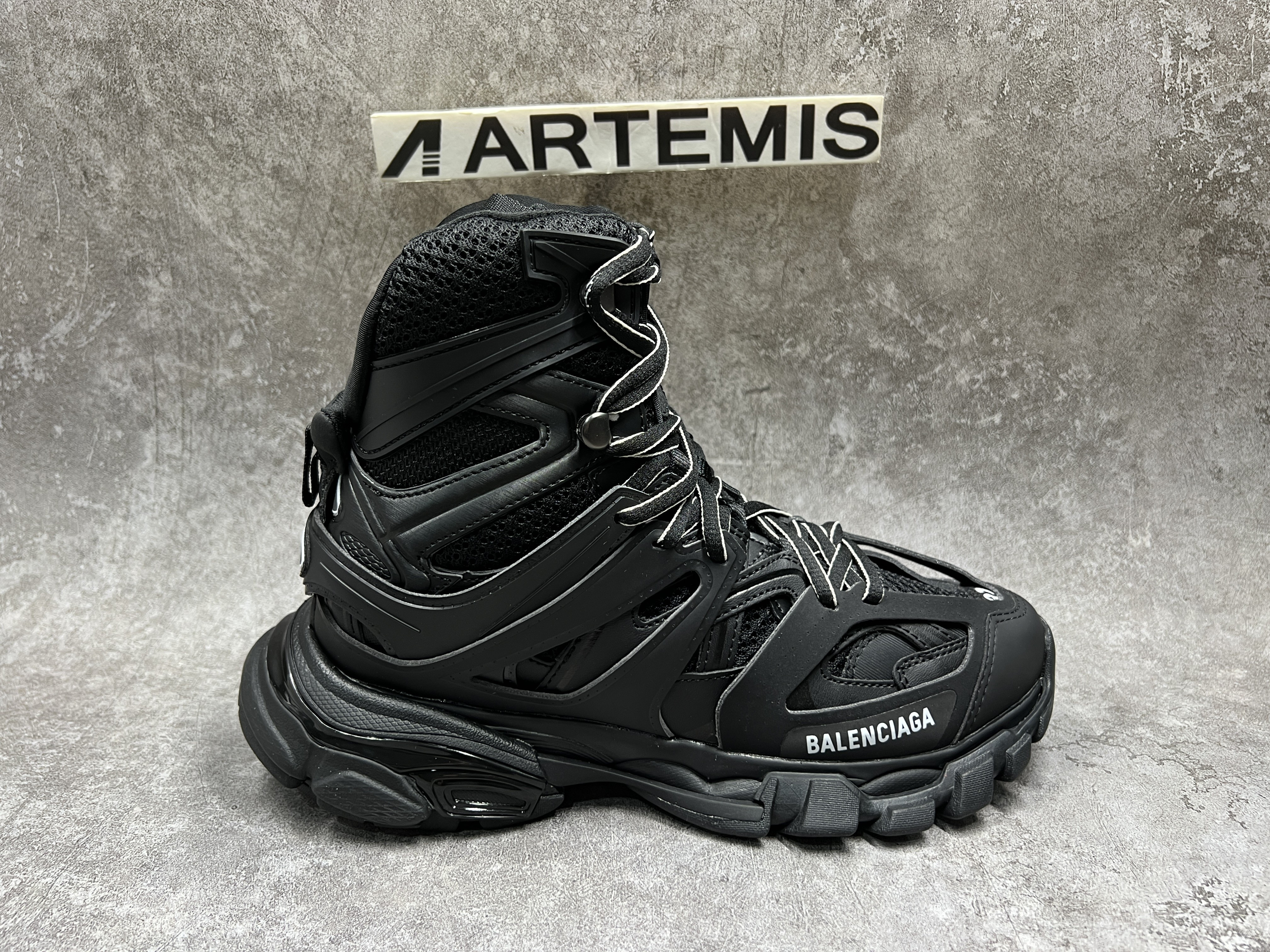 Balenciga Track Hike Black