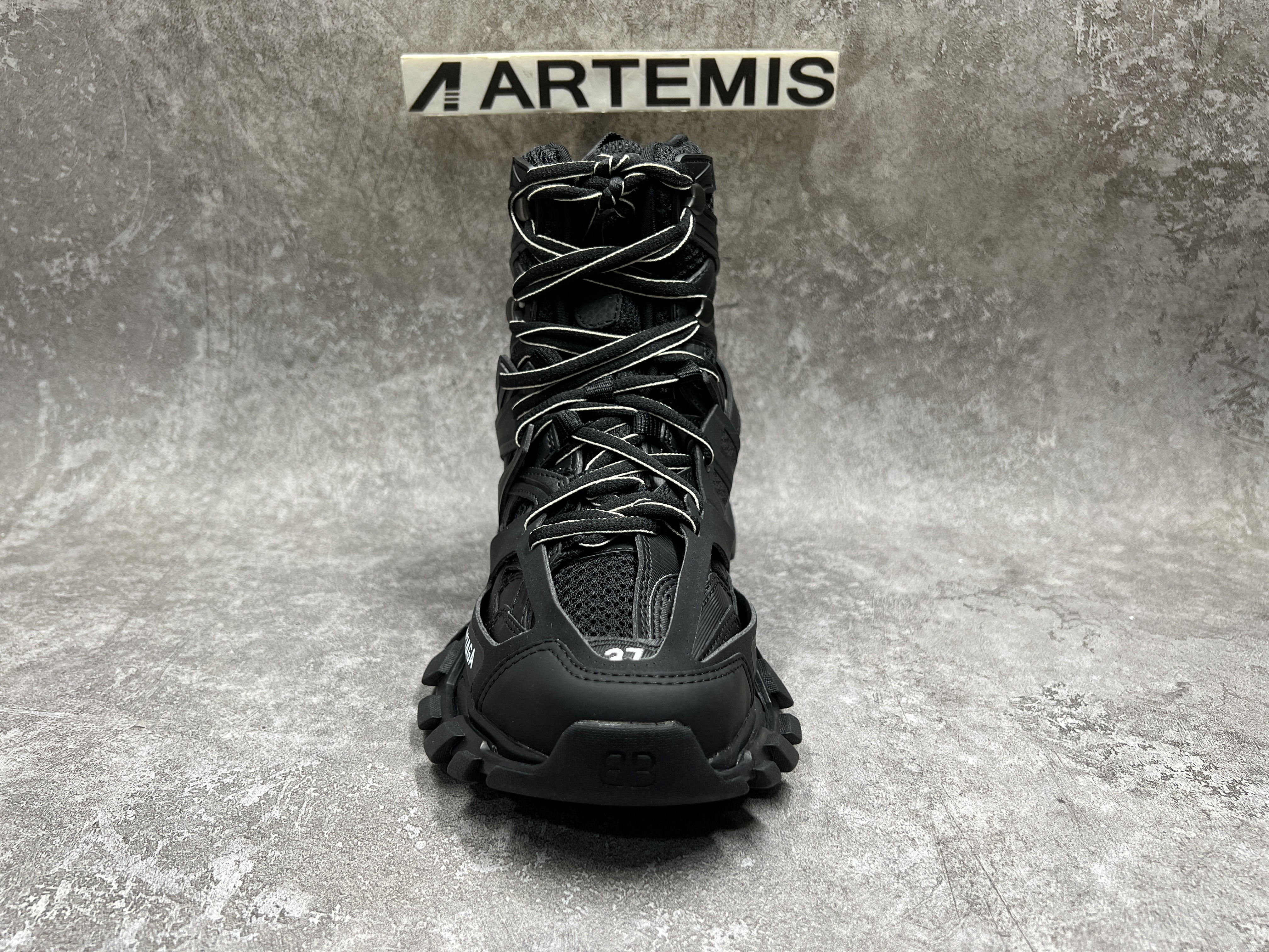 Balenciga Track Hike Black