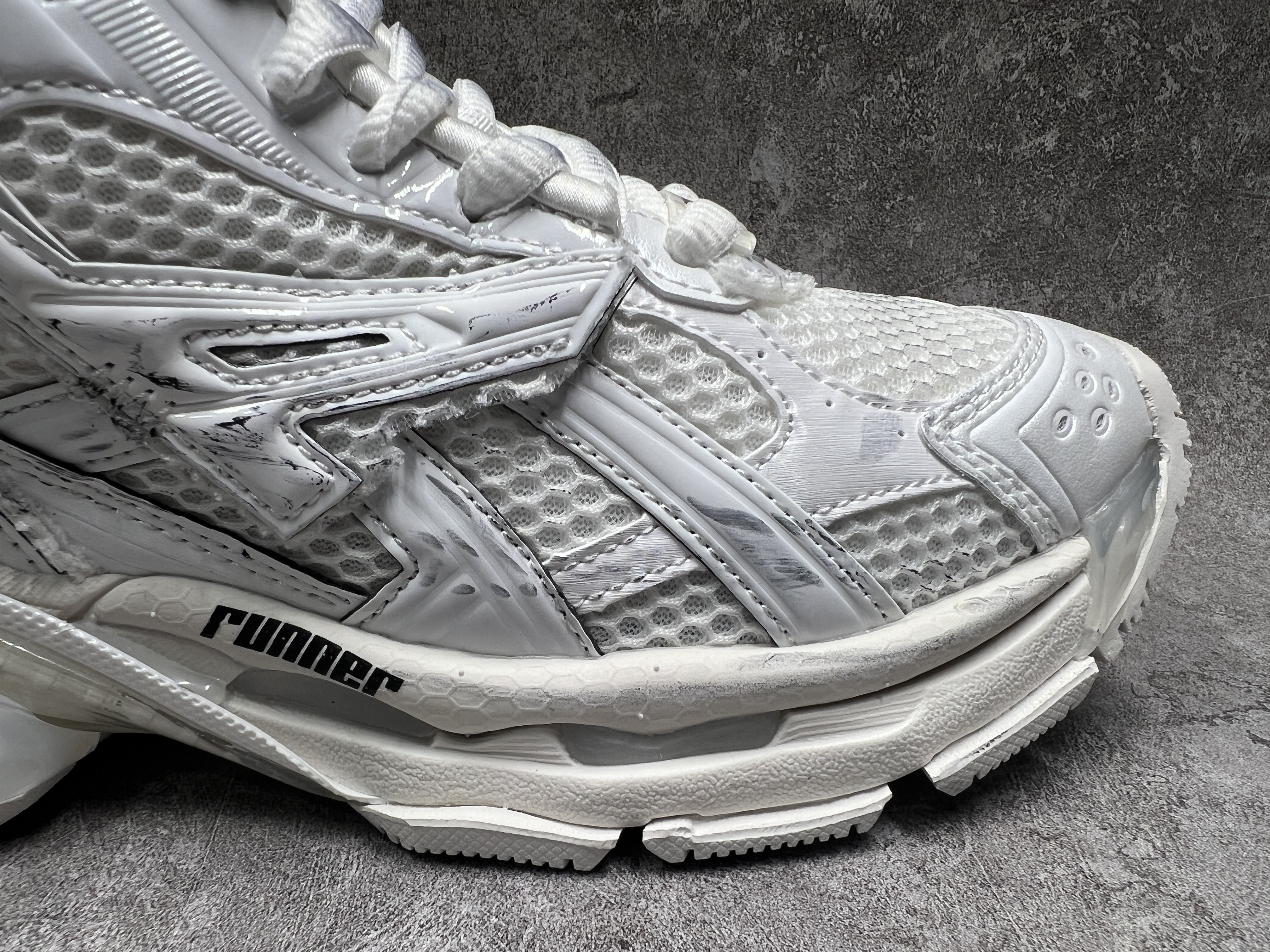 Balenciga Runner White