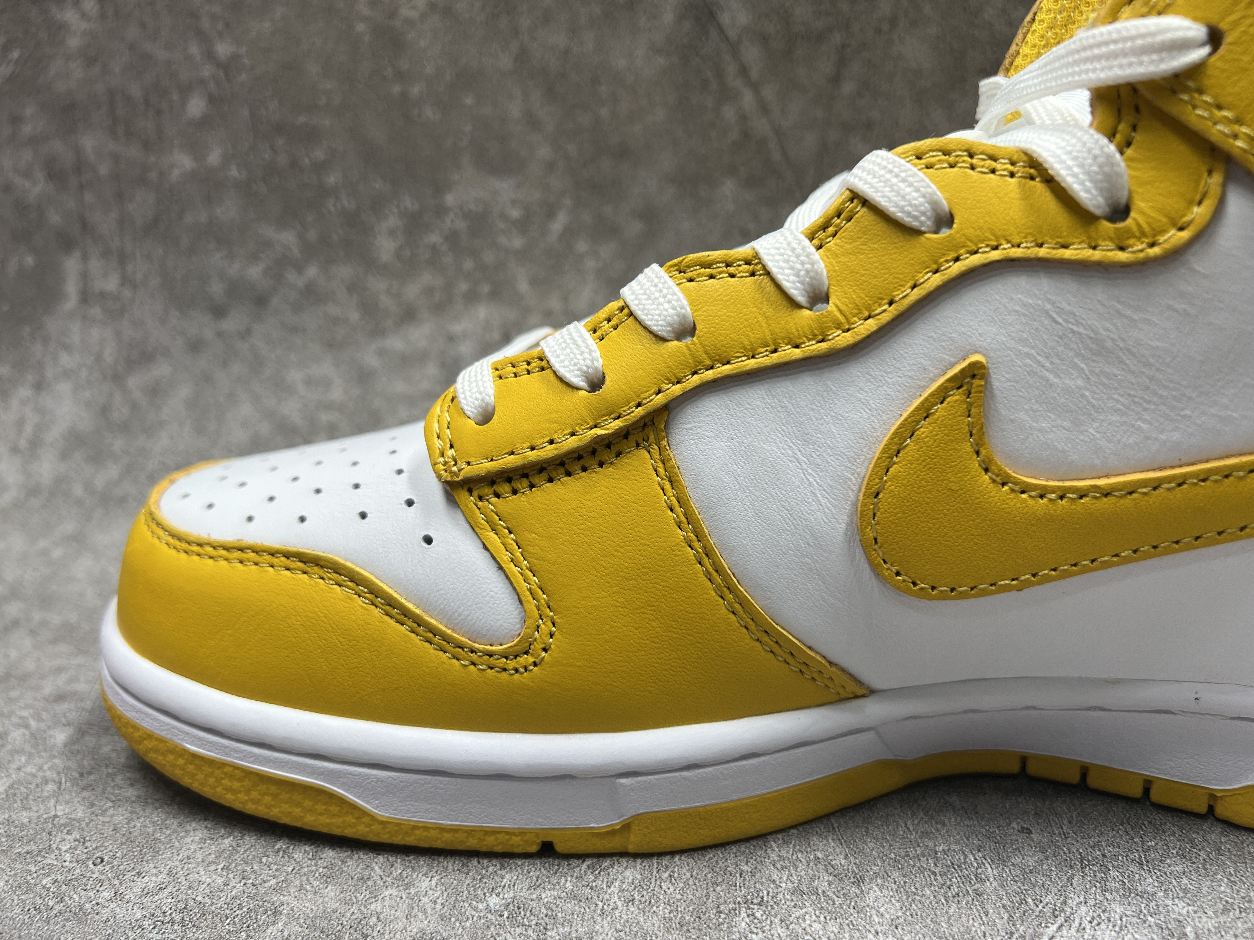 Nike Dunk High Dark Sulfur