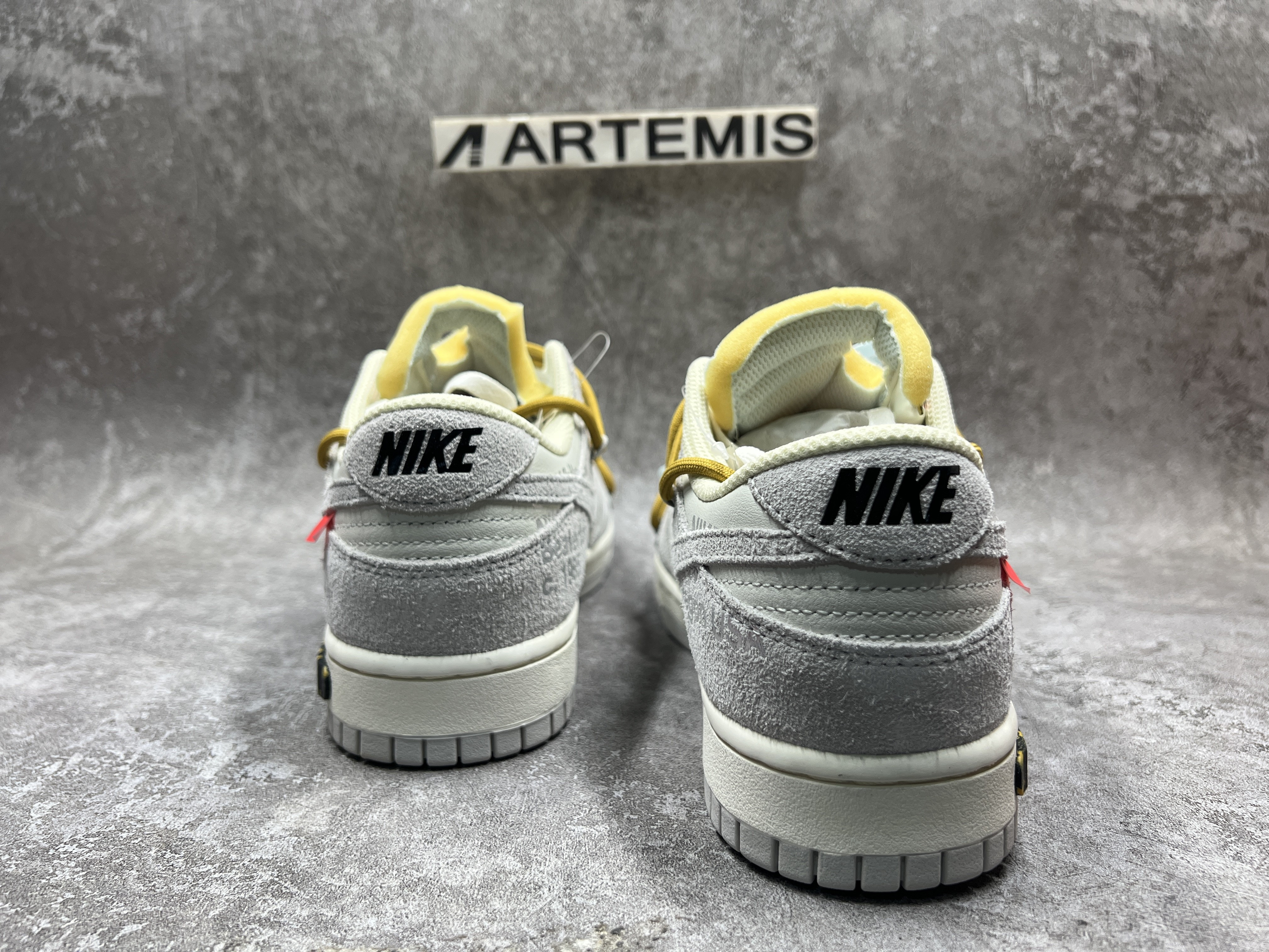 Off-White x Dunk Low Lot 37 of 50