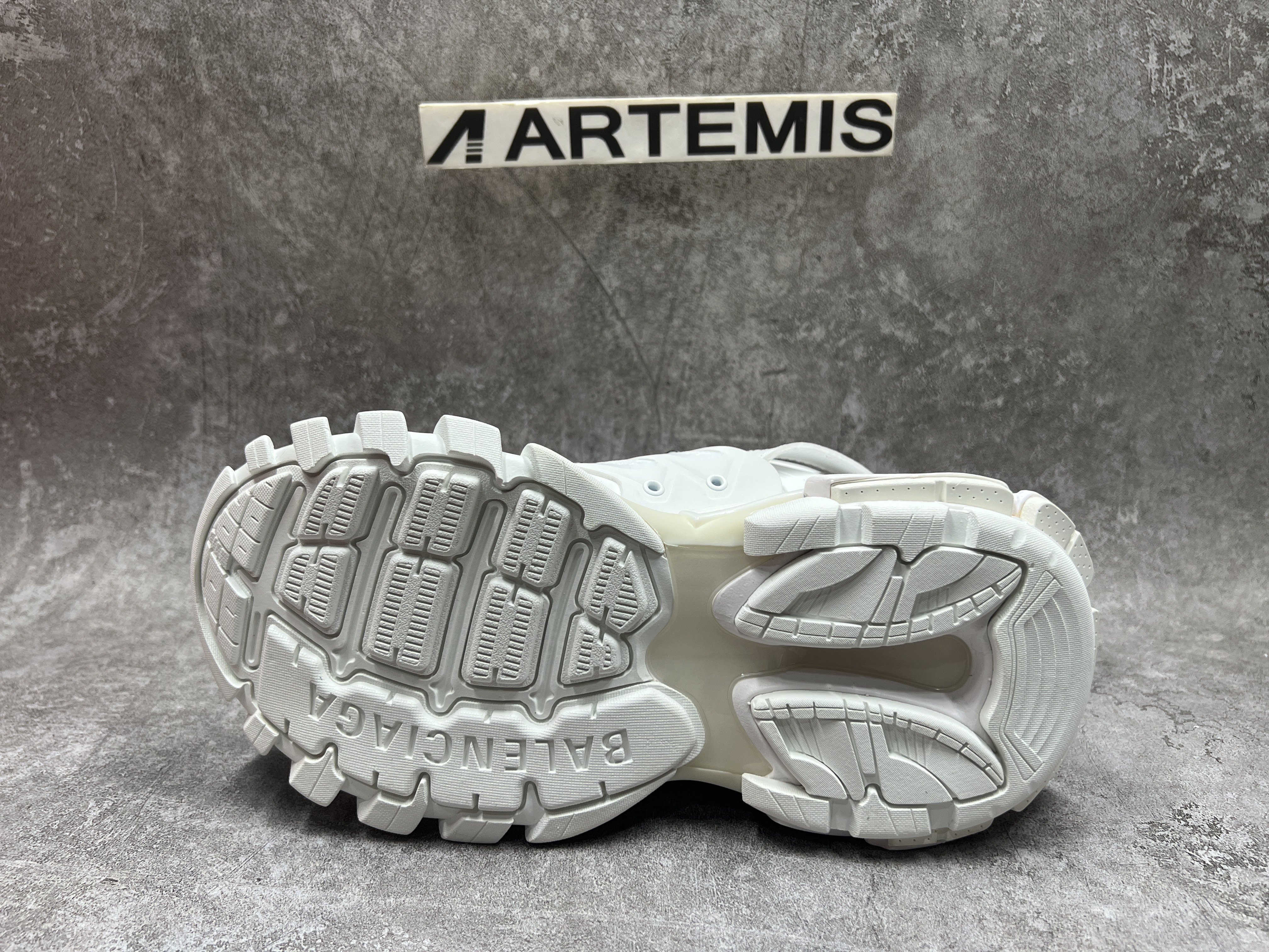 Balenciga Track Hike White