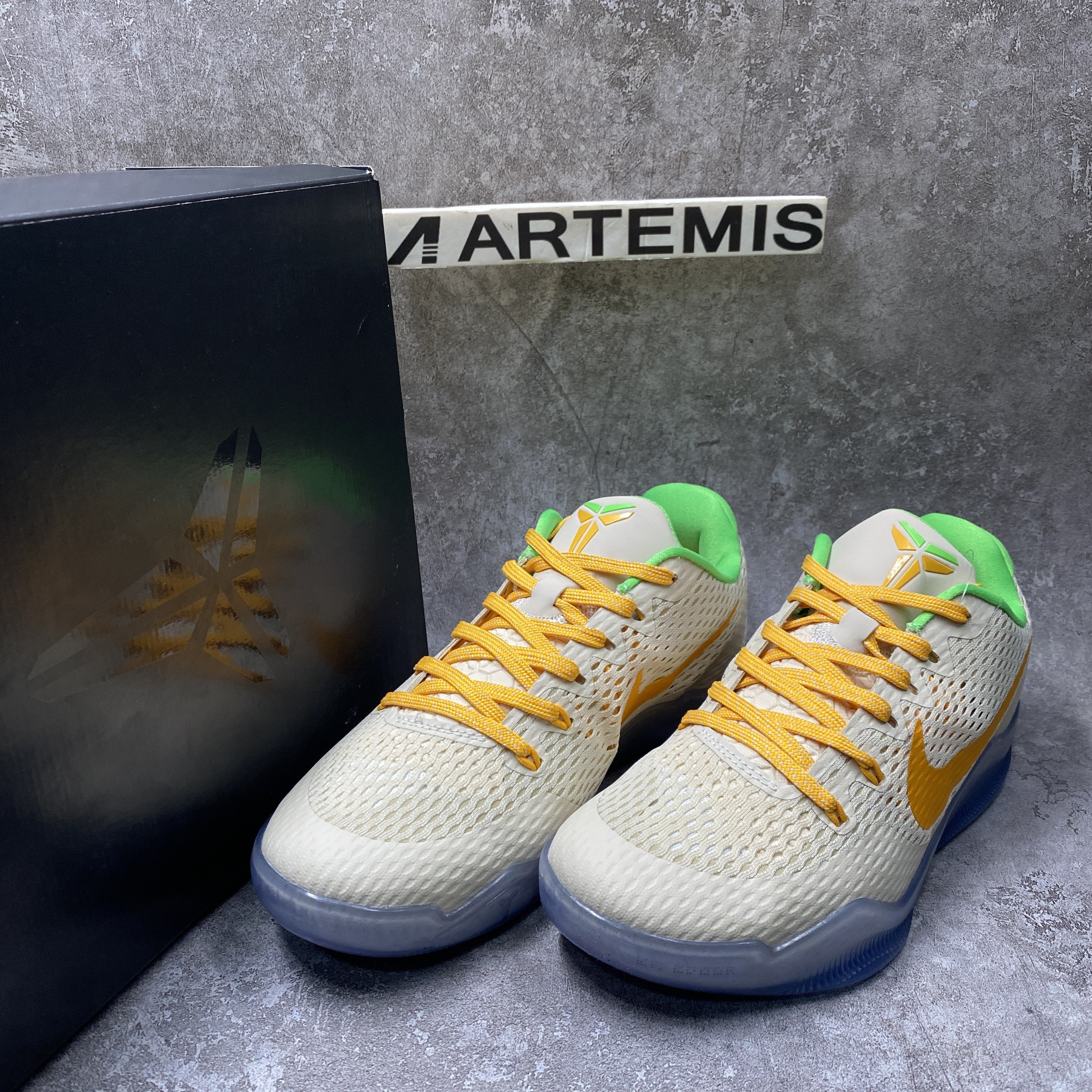 Nike Kobe 11 Peach Jam PE