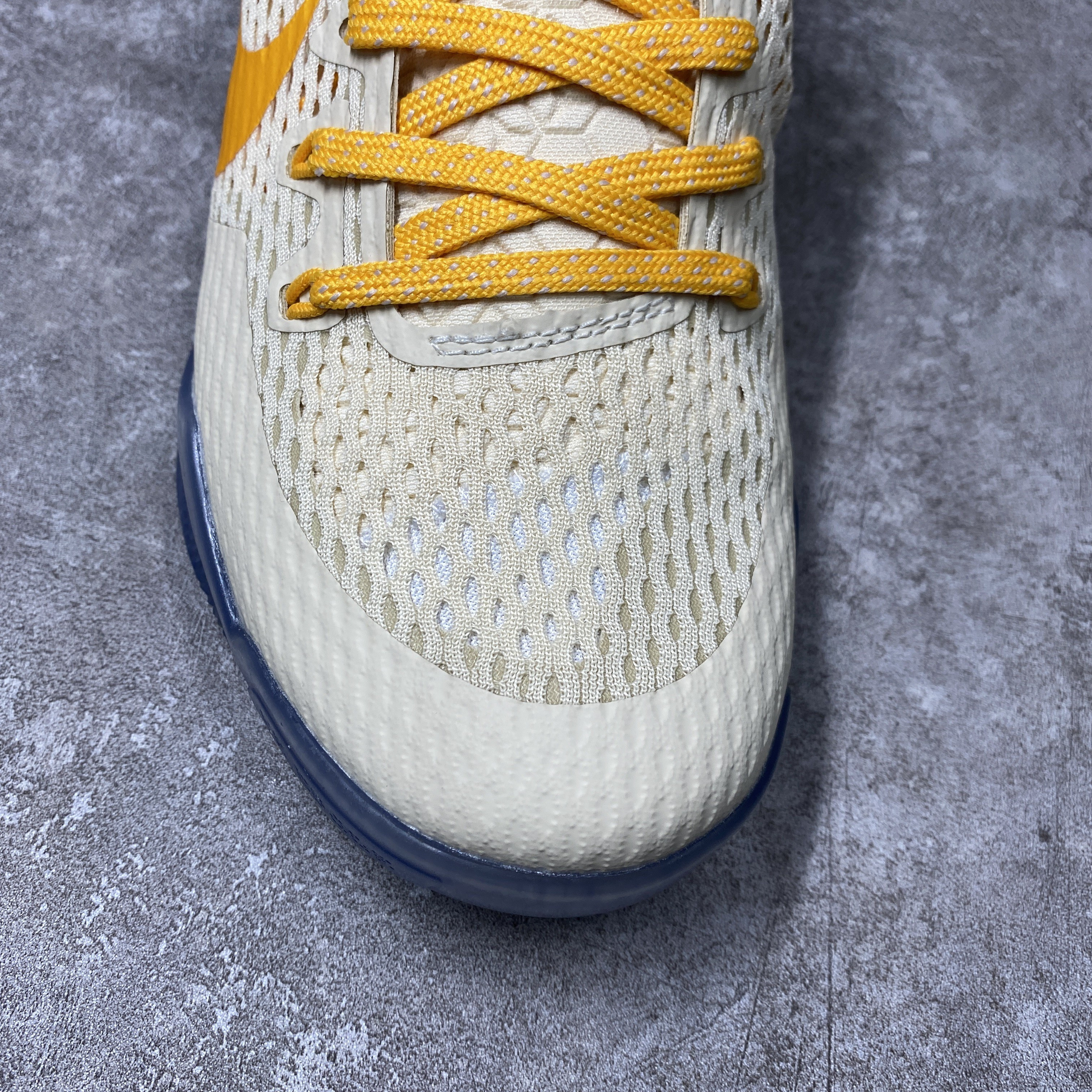 Nike Kobe 11 Peach Jam PE