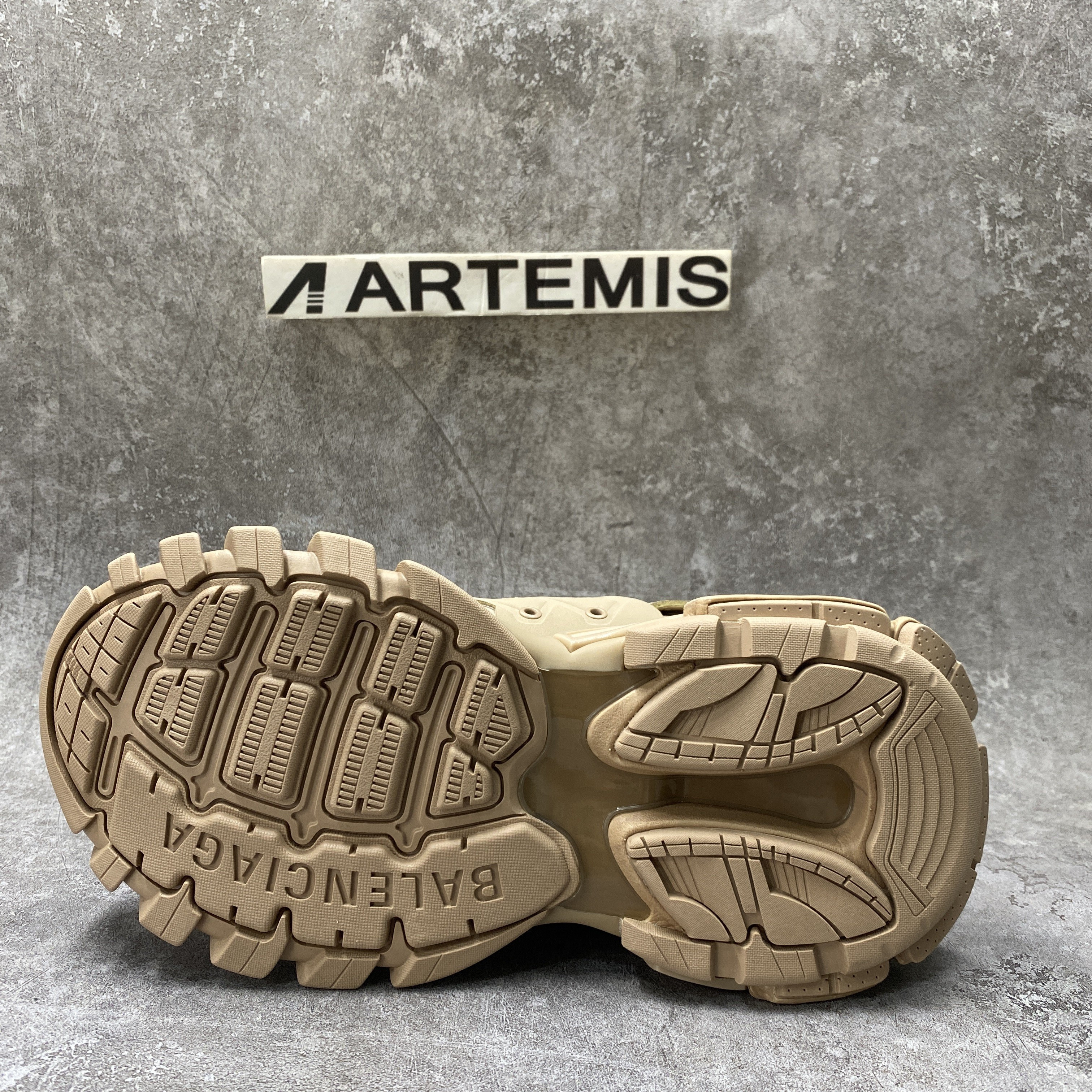 Balenciga Track Hike Beige