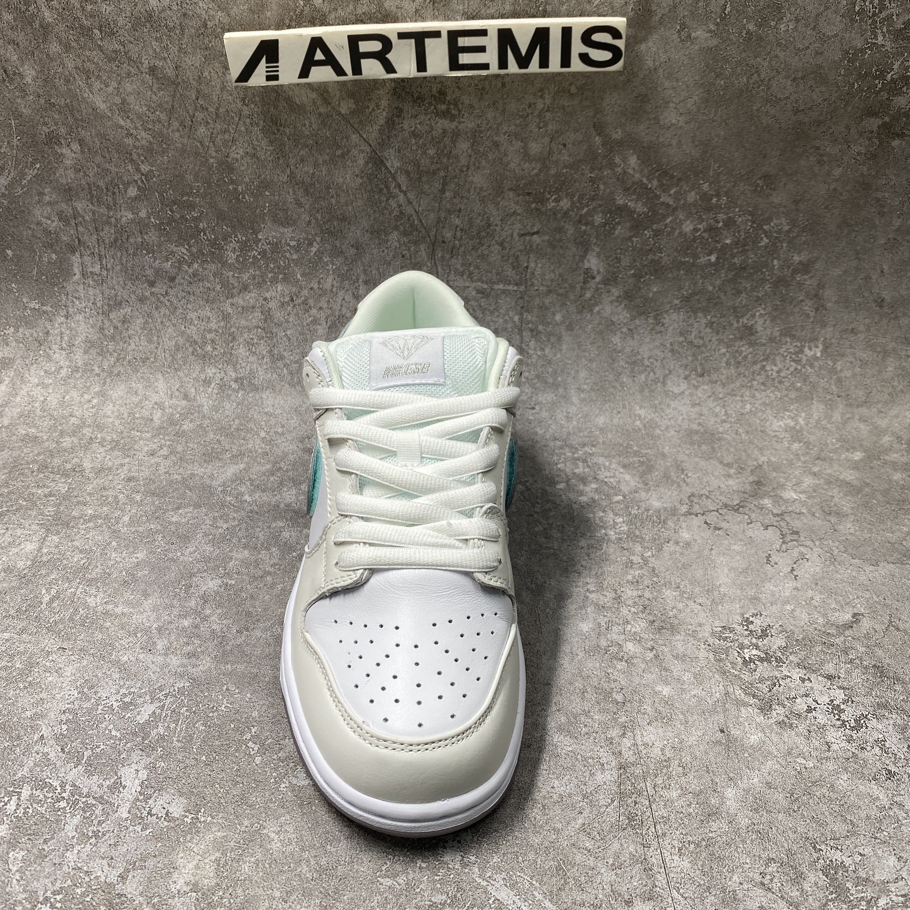 nike sb dunk low Di*m*nd s*pply co white Di*m*nd