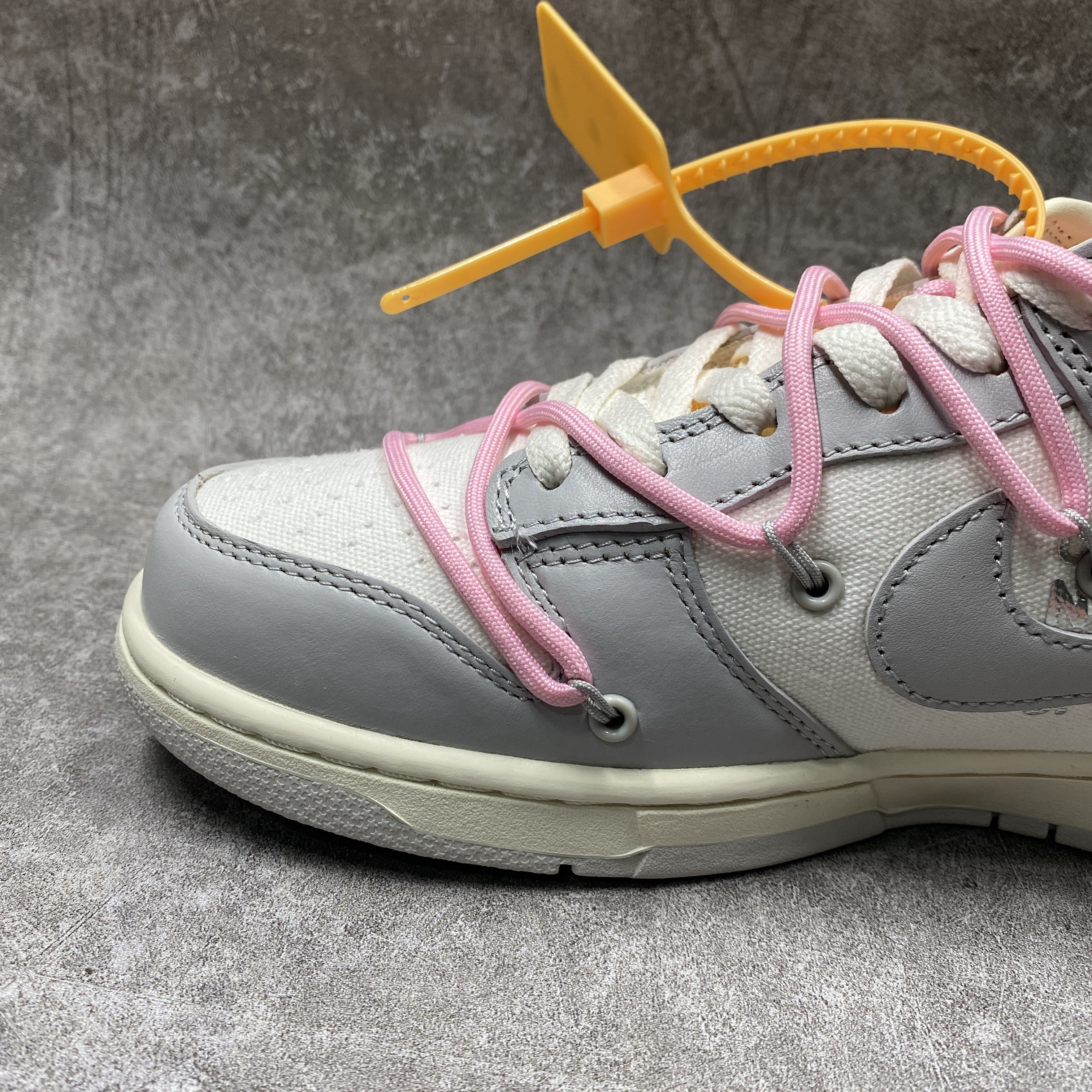 Nike Dunk Low Off-White Lot 9