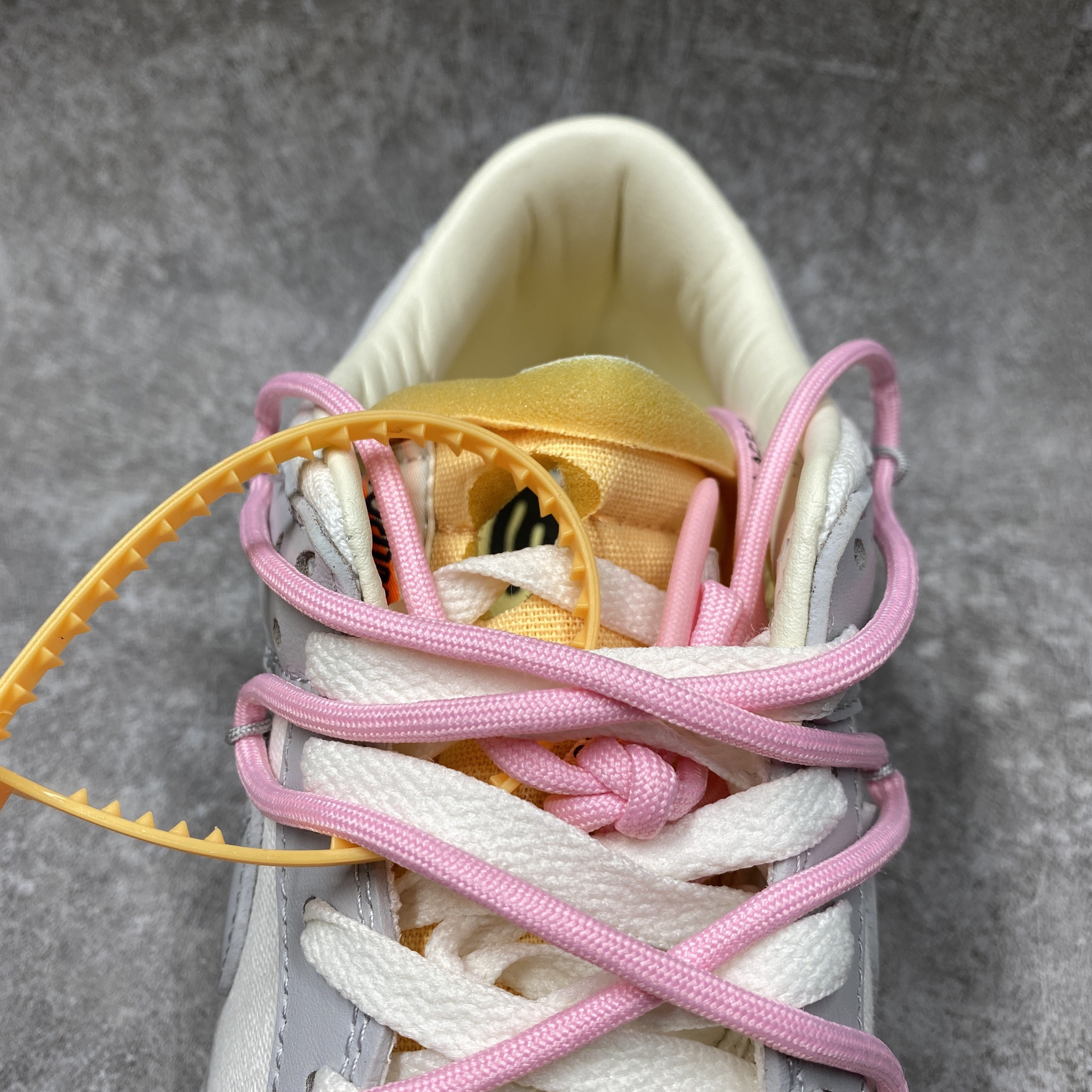 Nike Dunk Low Off-White Lot 9