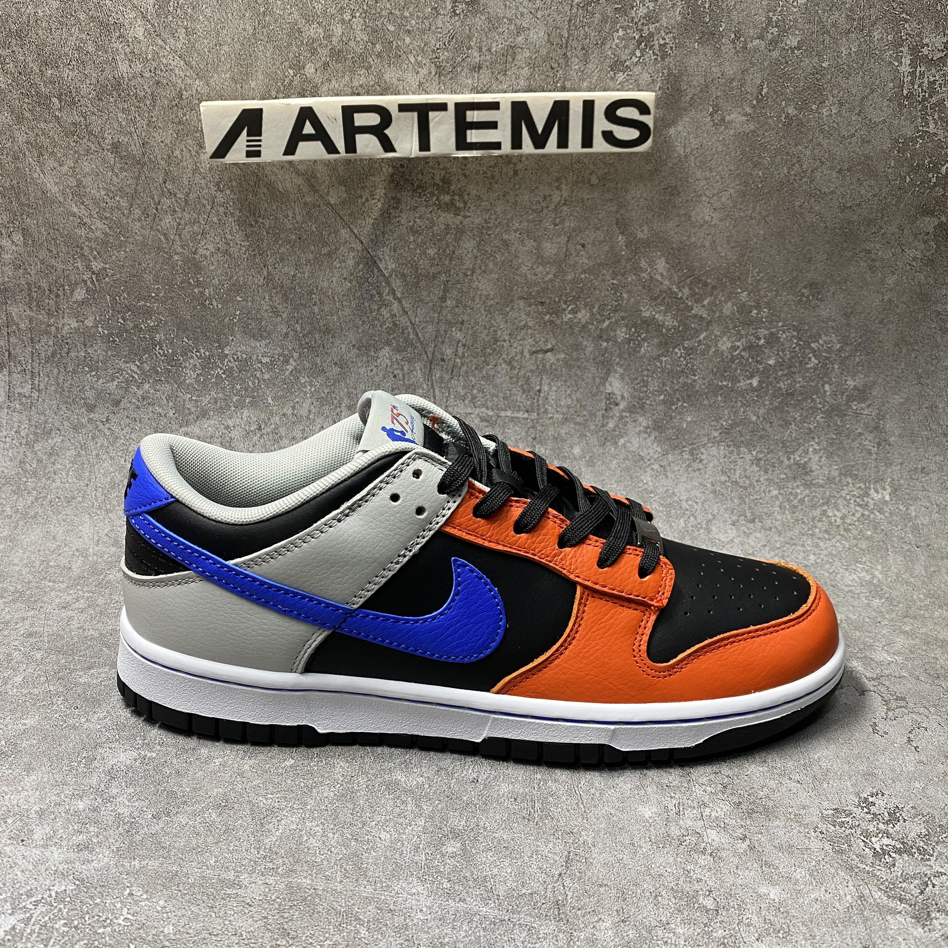 Nike Dunk Low EMB NBA 75th Anniversary Knicks