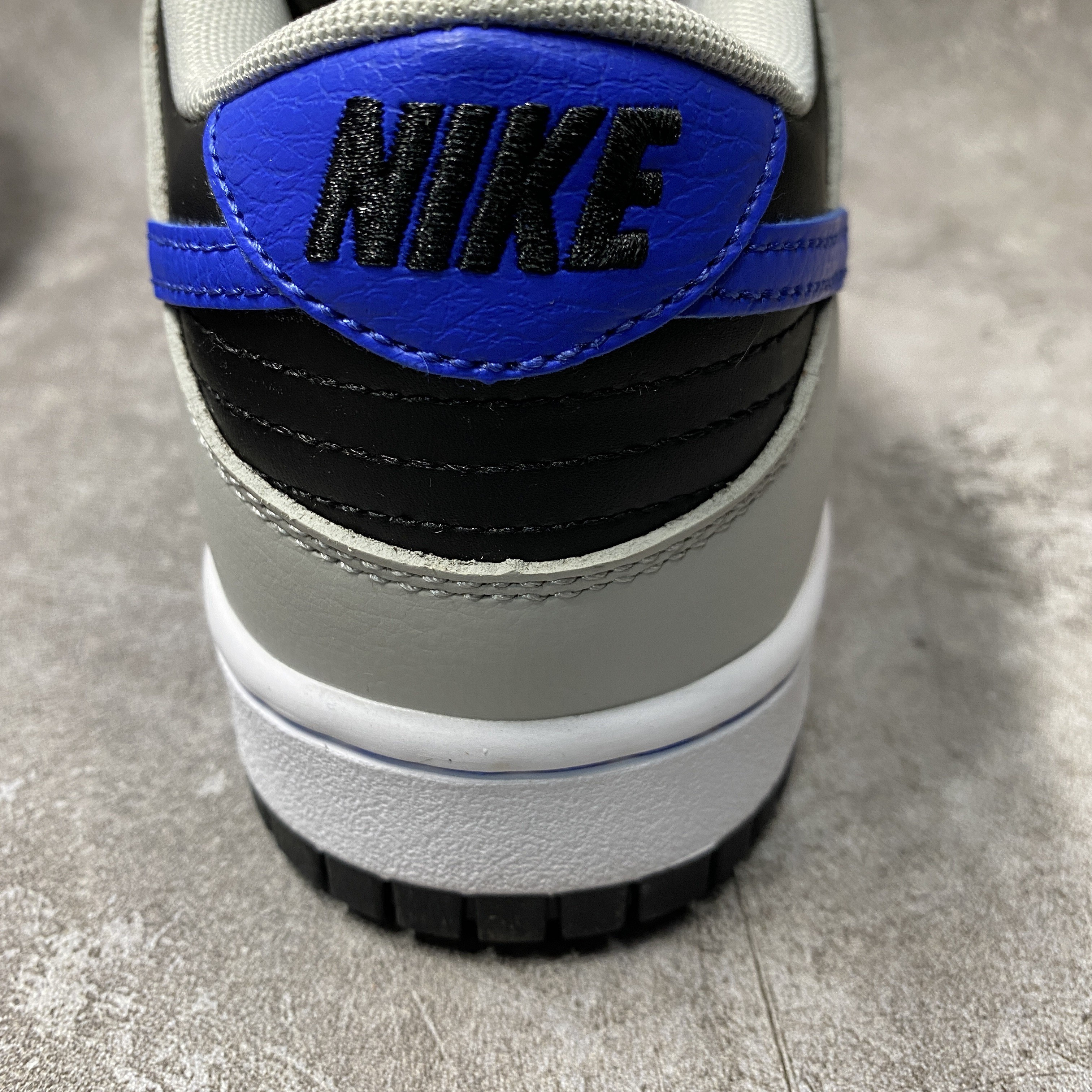 Nike Dunk Low EMB NBA 75th Anniversary Knicks