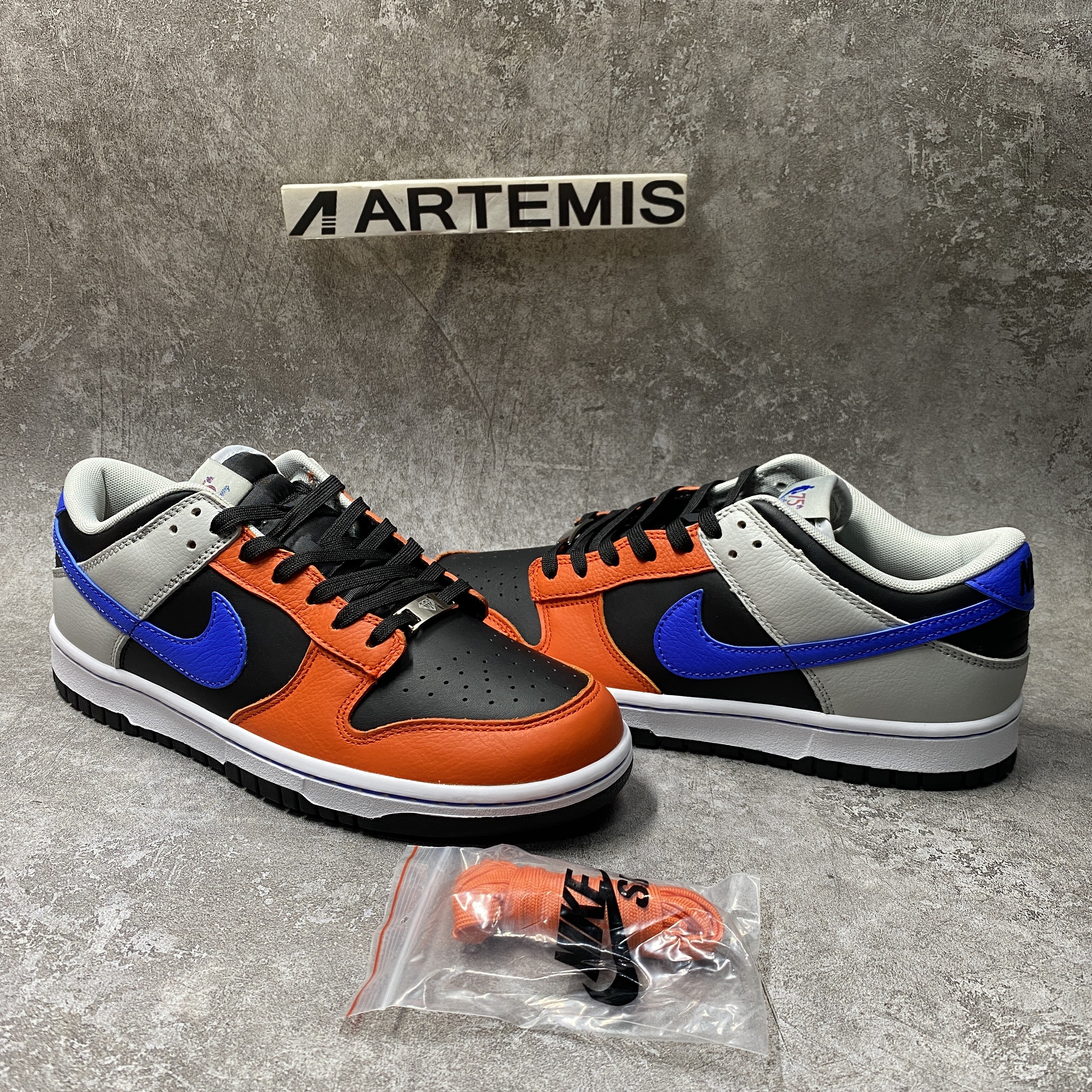 Nike Dunk Low EMB NBA 75th Anniversary Knicks