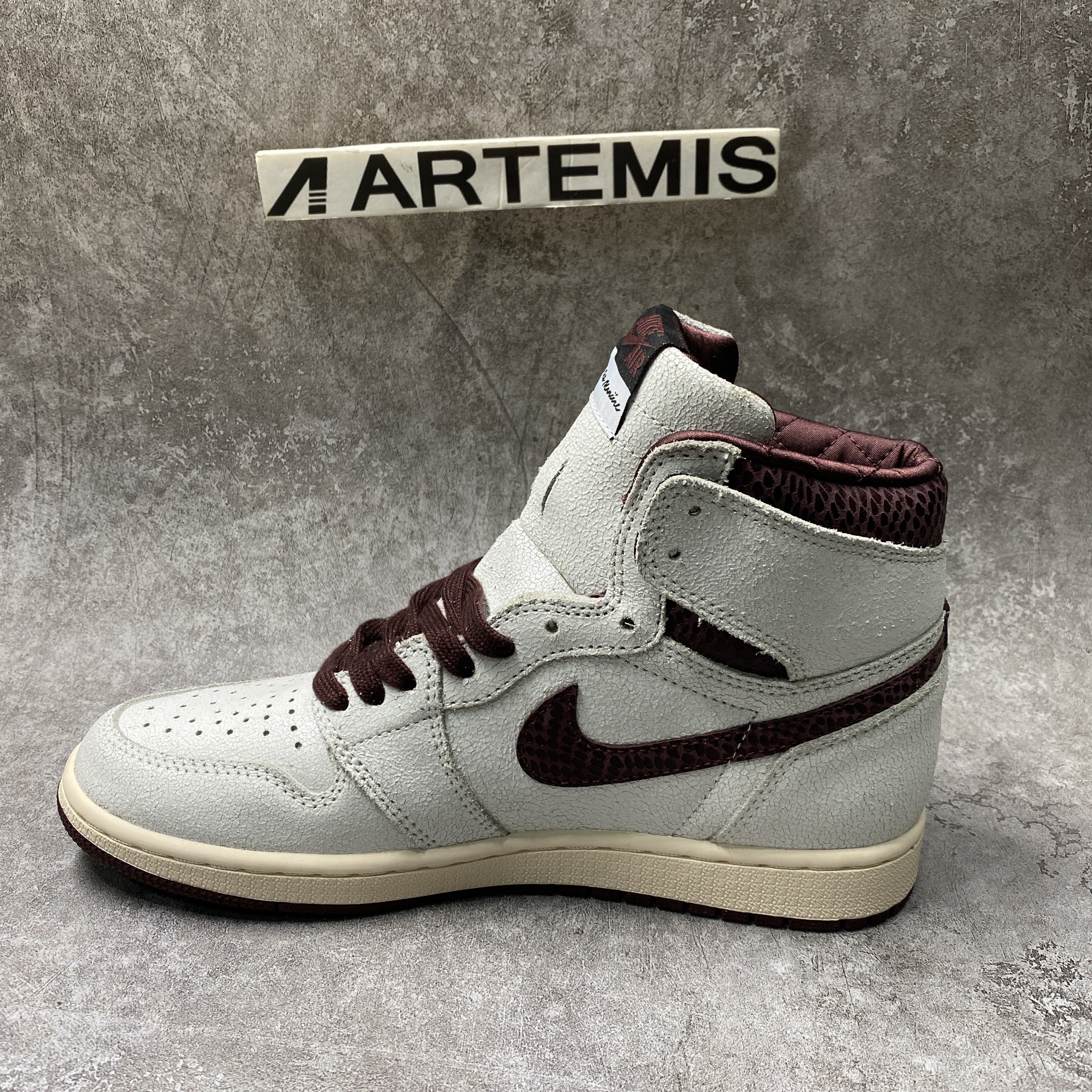 Air Jordan 1 Retro High OG A Ma Maniére