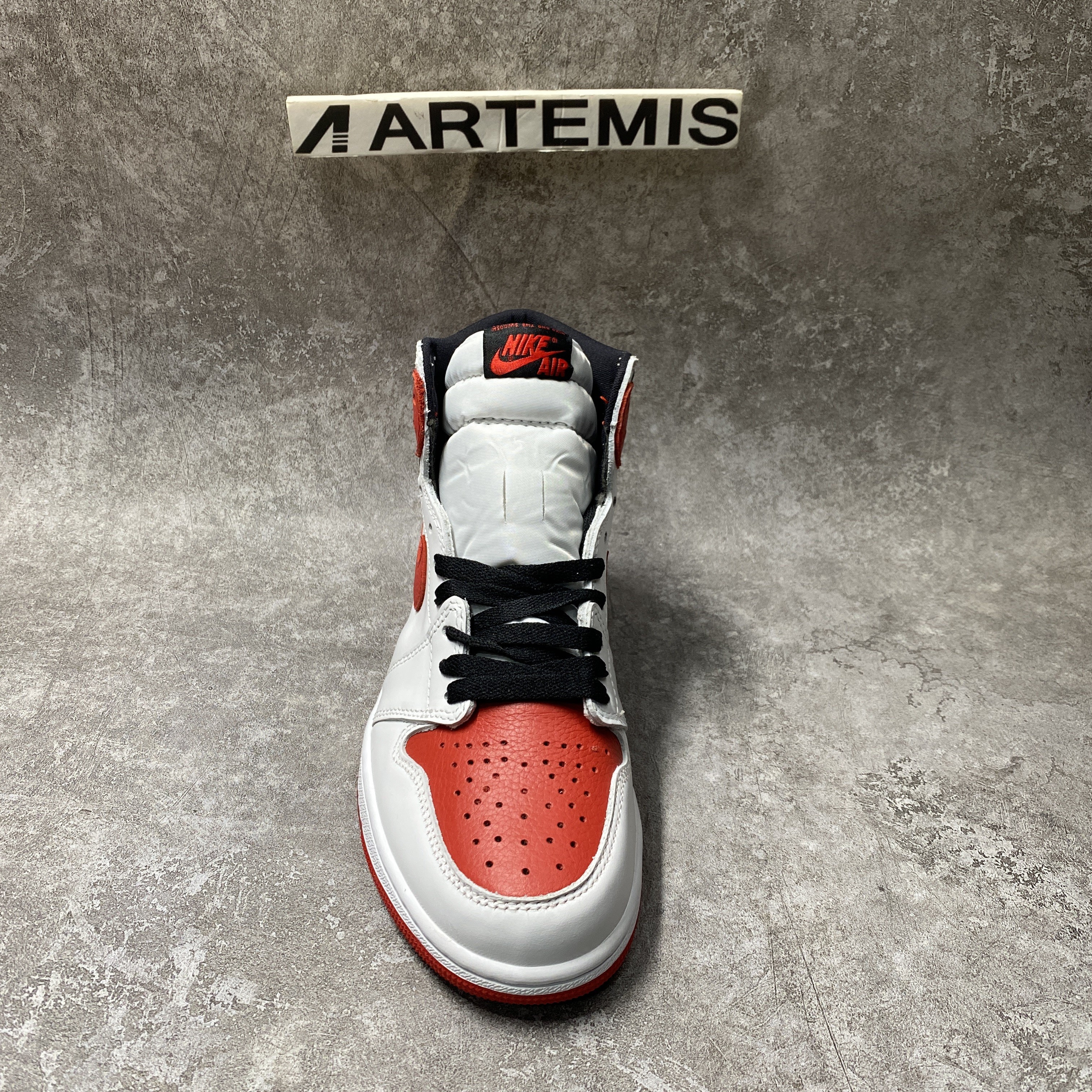 Air Jordan 1 High OG Heritage