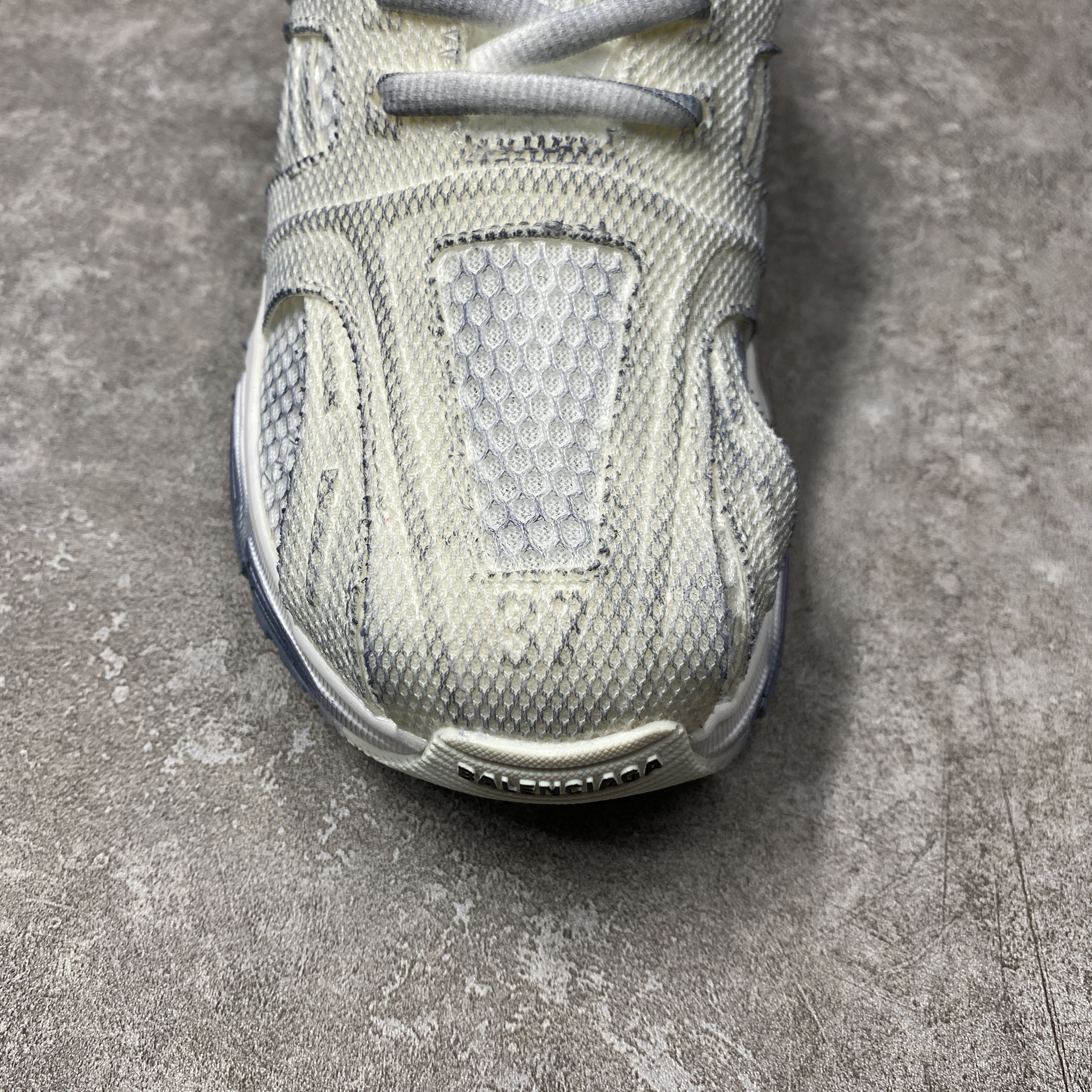 Balenciga Phantom Trainers Washed White
