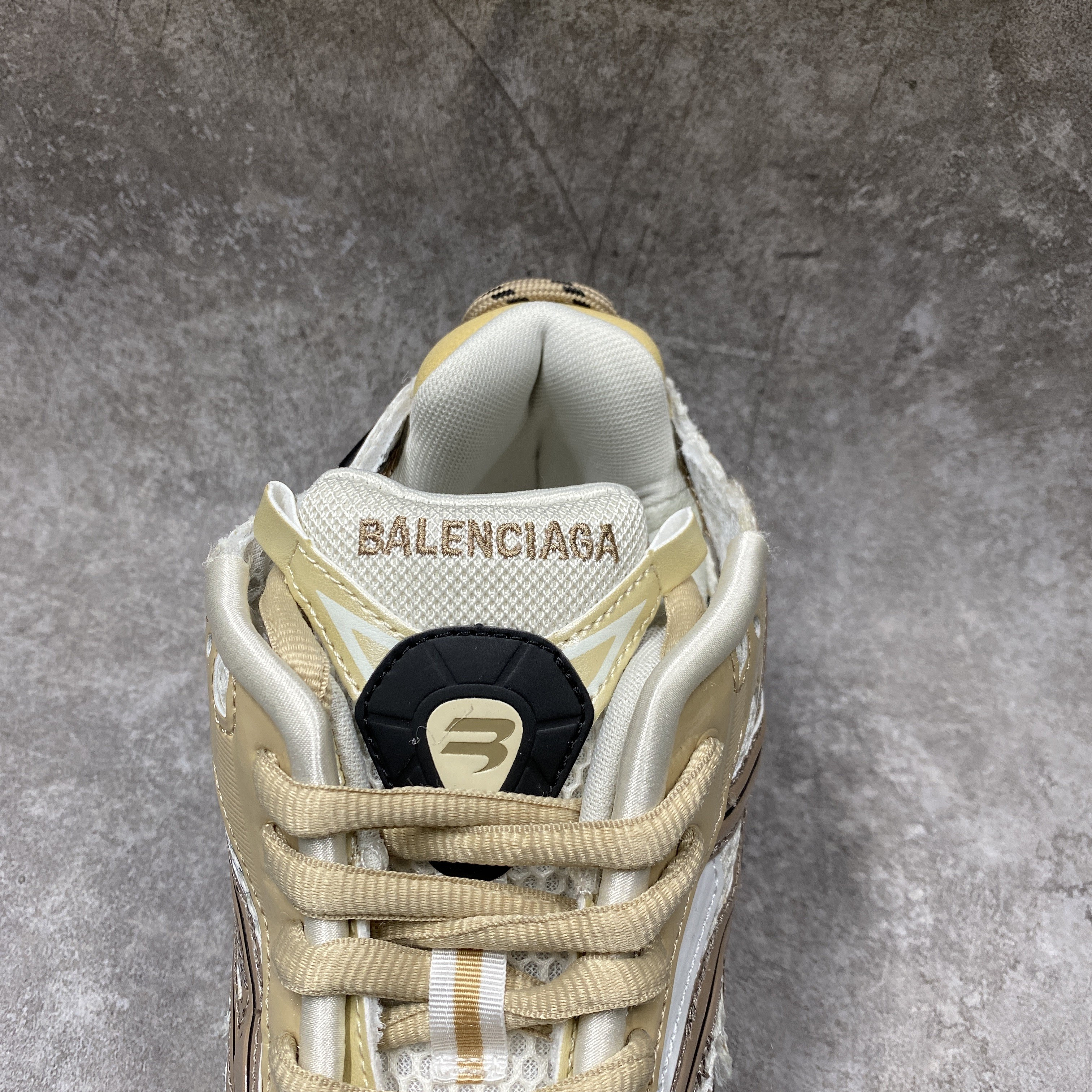 Balenciga Runner Beige Black White