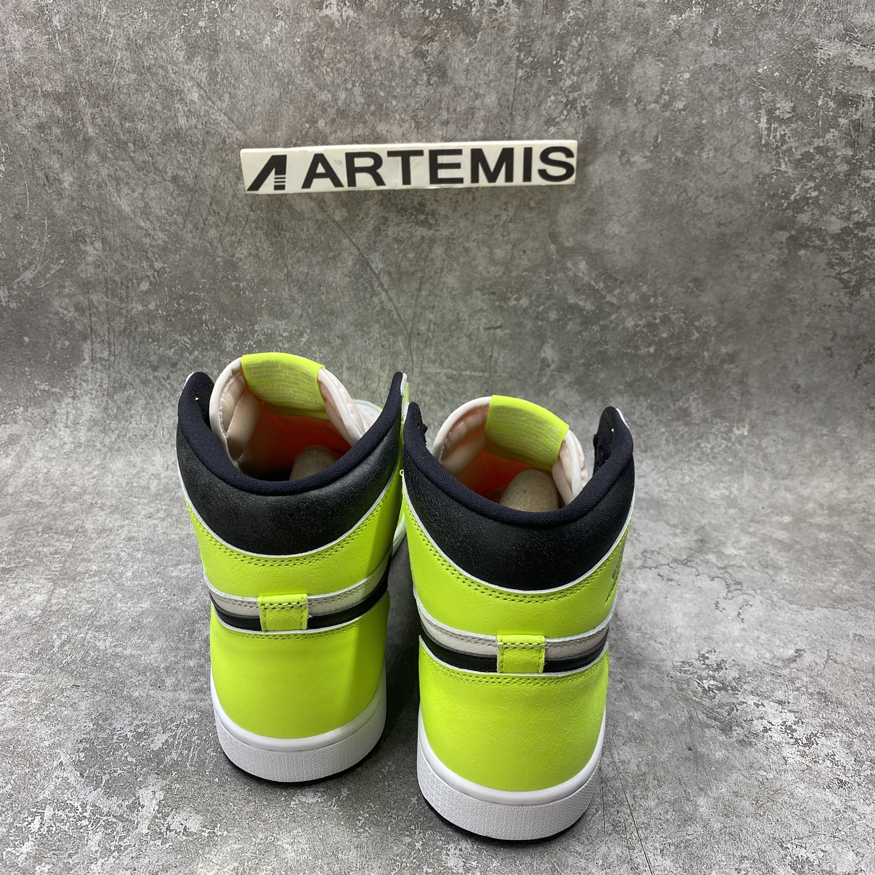 Air Jordan 1 High OG Volt