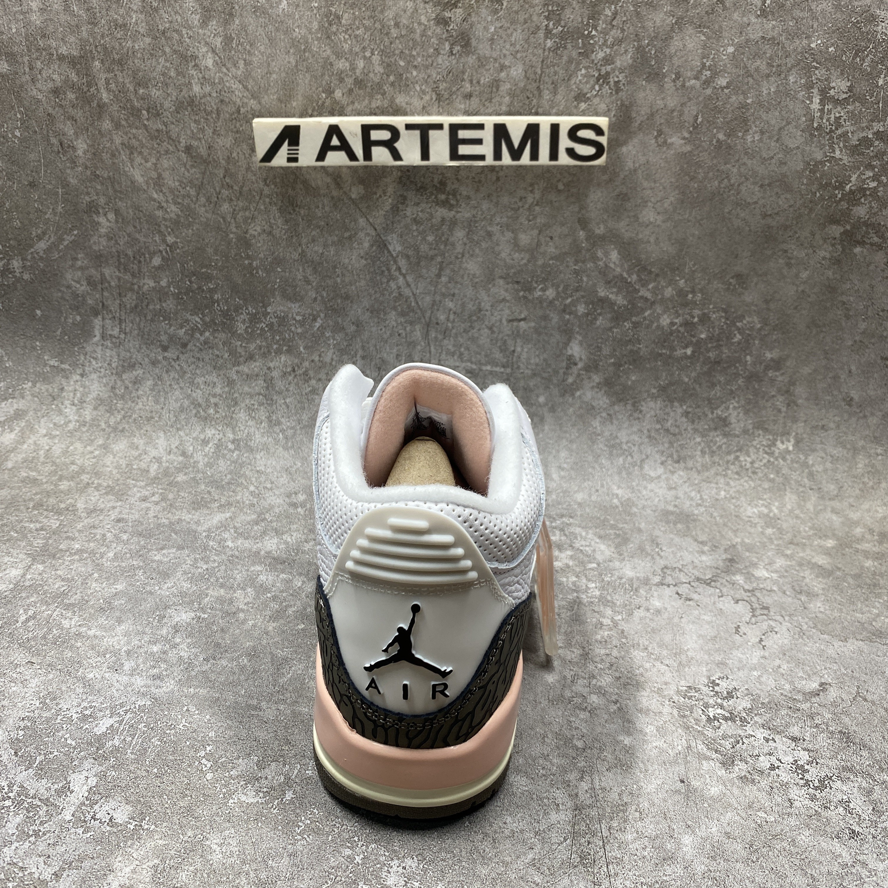 Air Jordan 3 Retro Neapolitan Dark Mocha