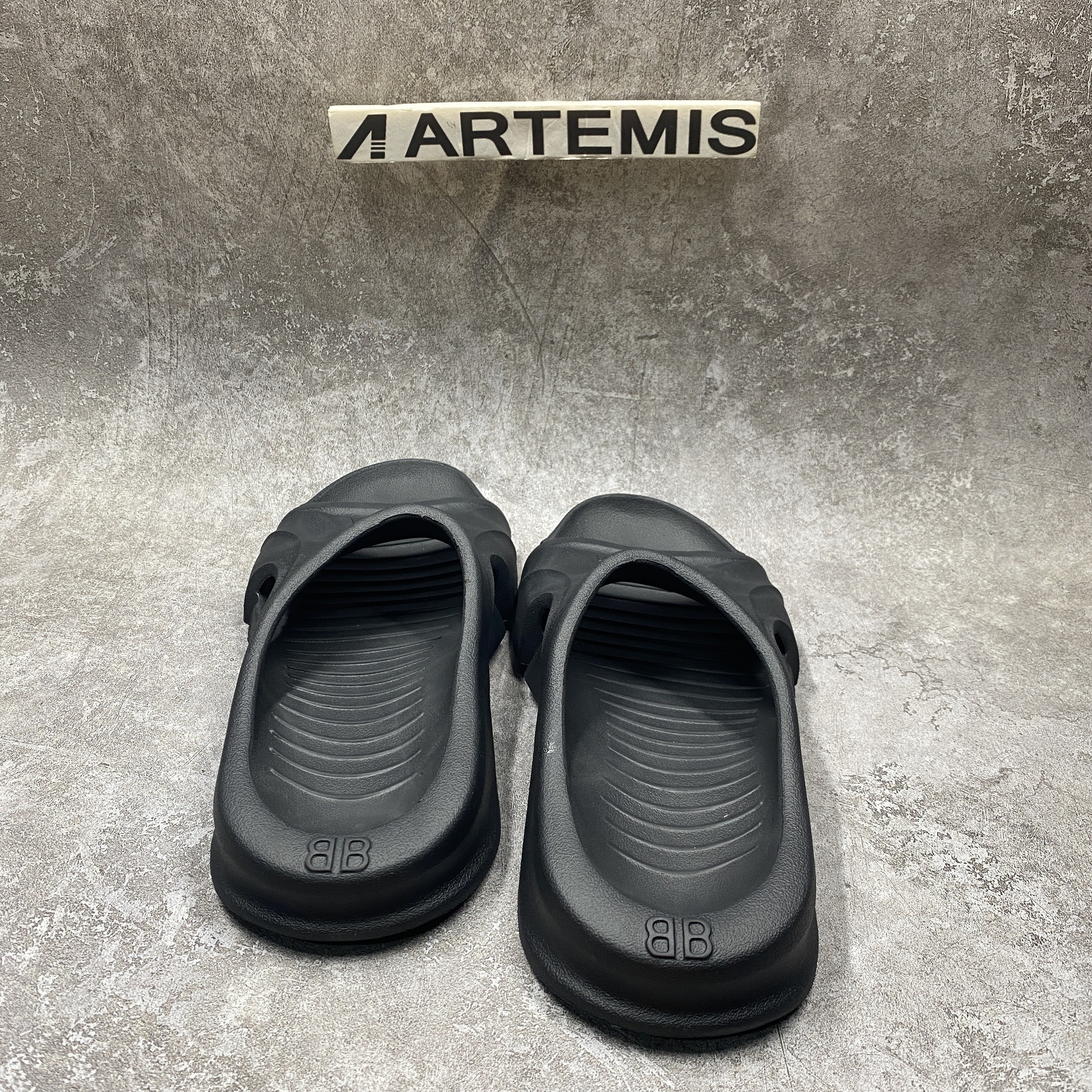 Balenciga Mold Slides Black (run one size bigger)