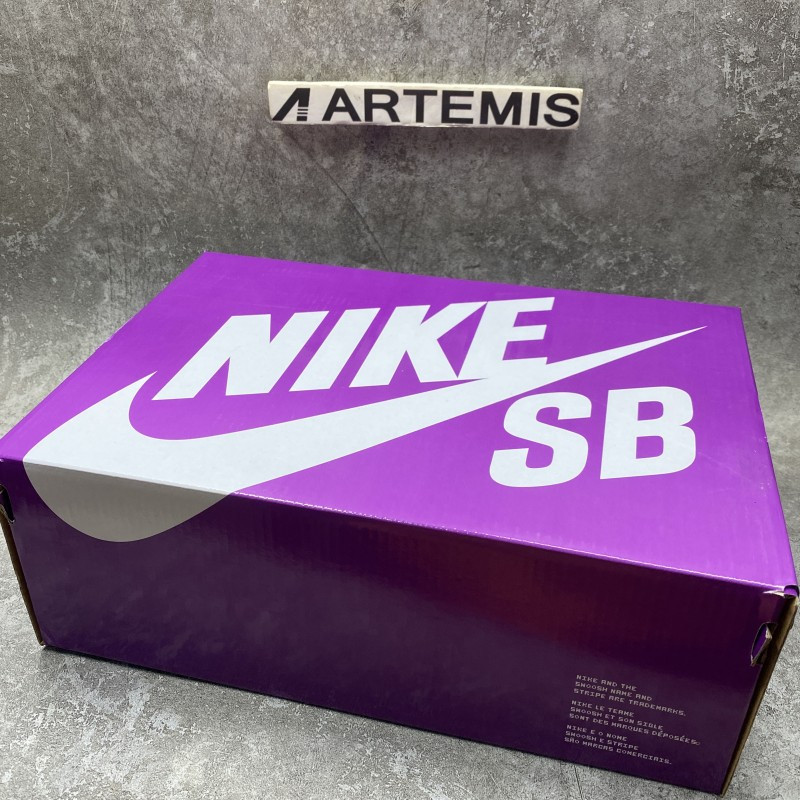 Nike SB Dunk Low Philadelphia Phillies