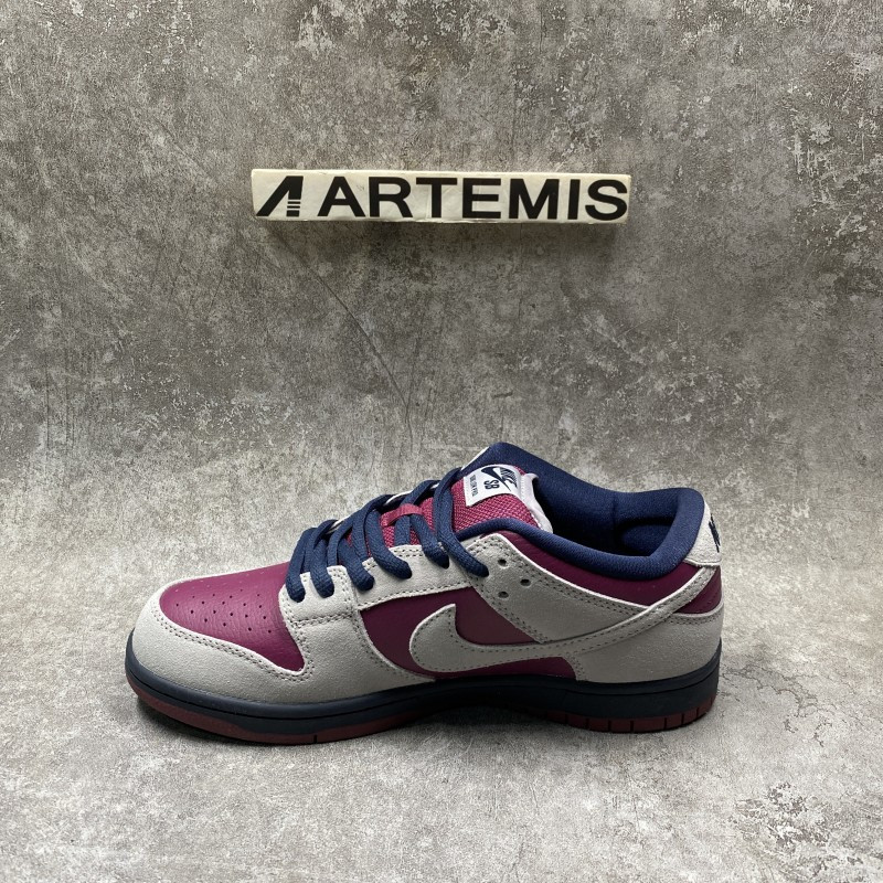 Nike SB Dunk Low Atmosphere Grey True Berry
